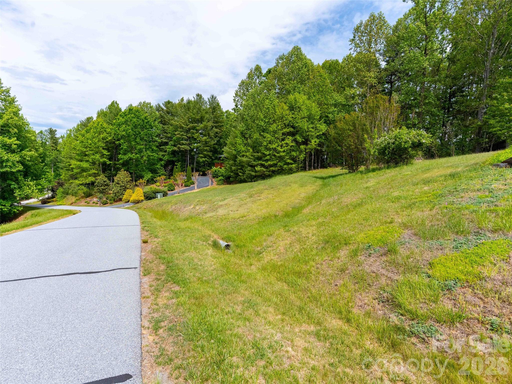 main property photo 6