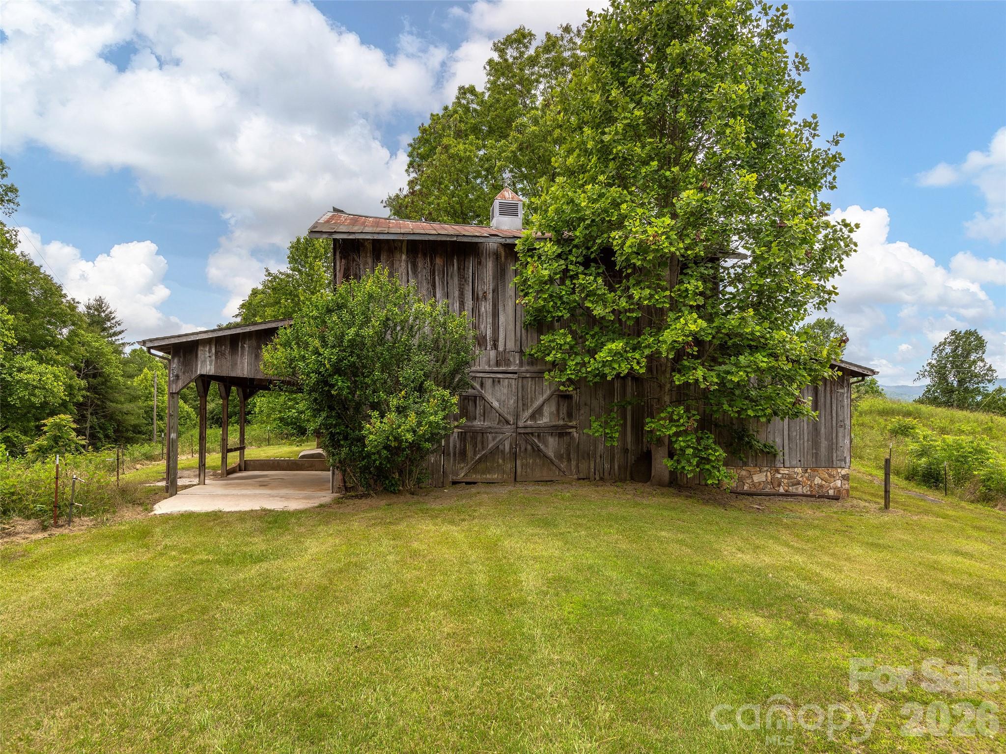 main property photo 22