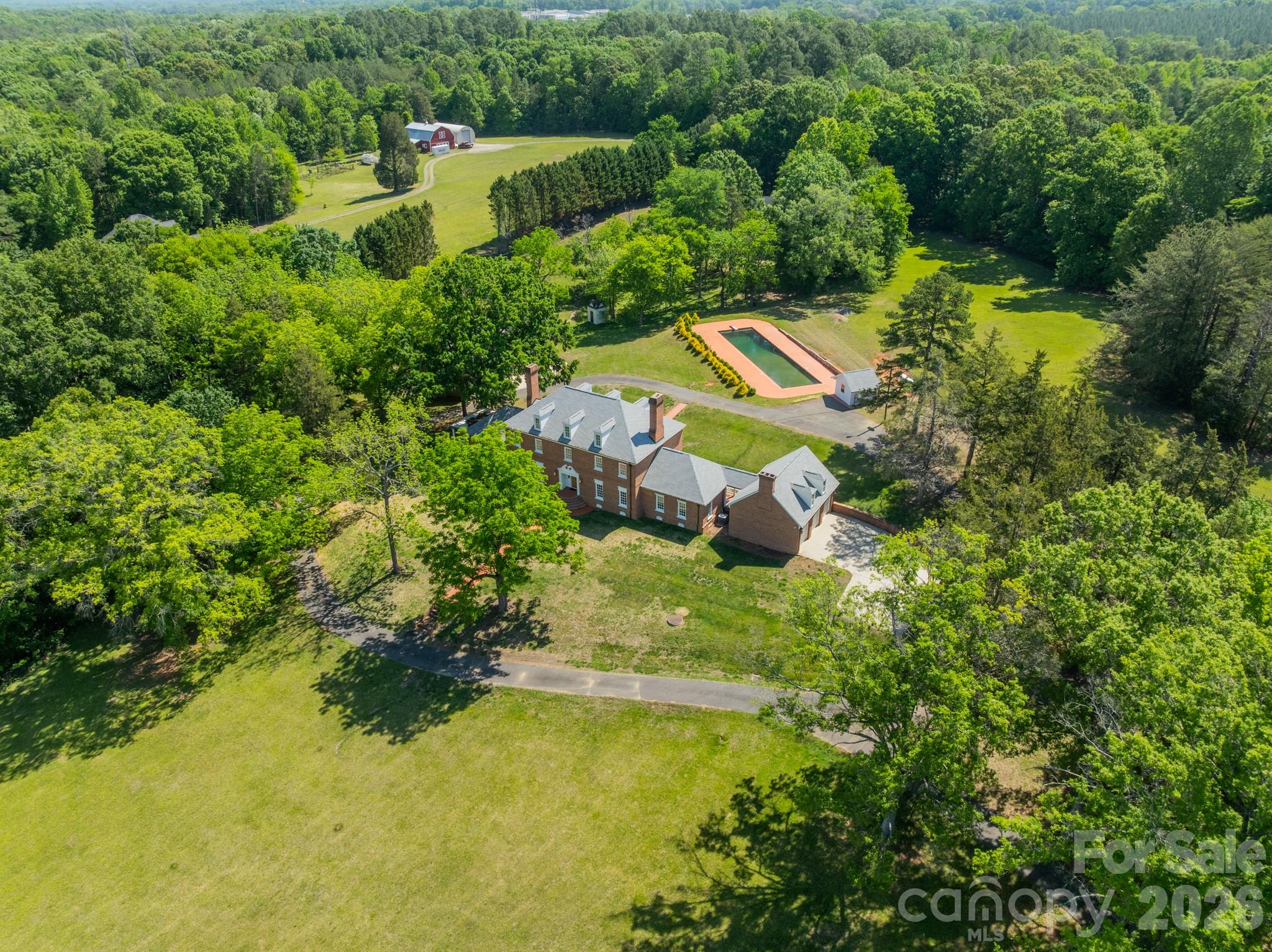 main property photo 10