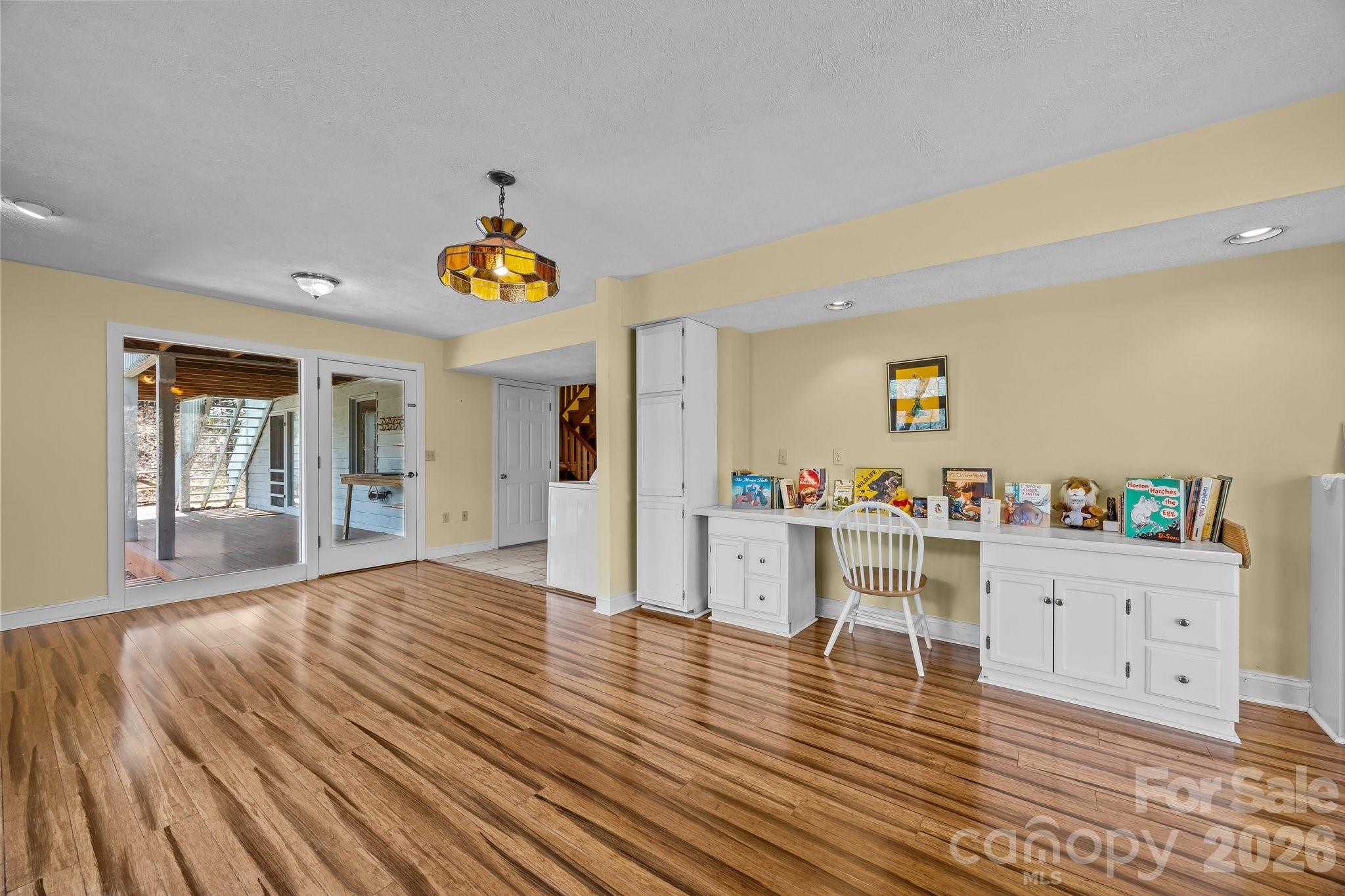 main property photo 30