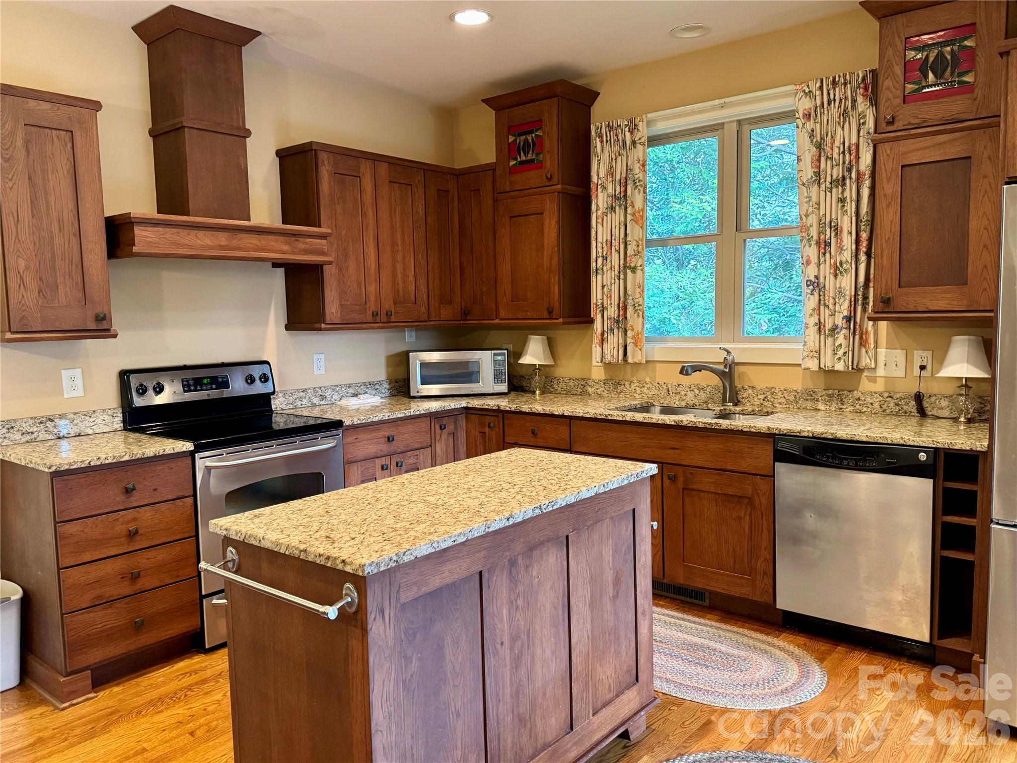 main property photo 12