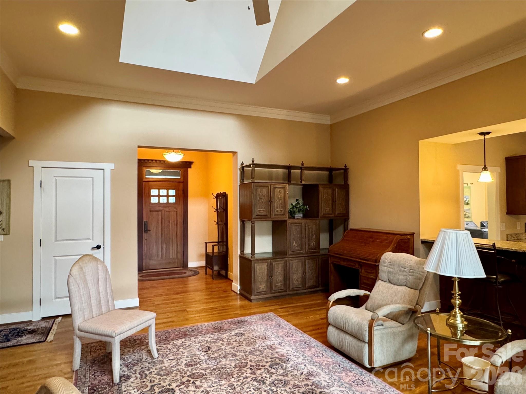 main property photo 8