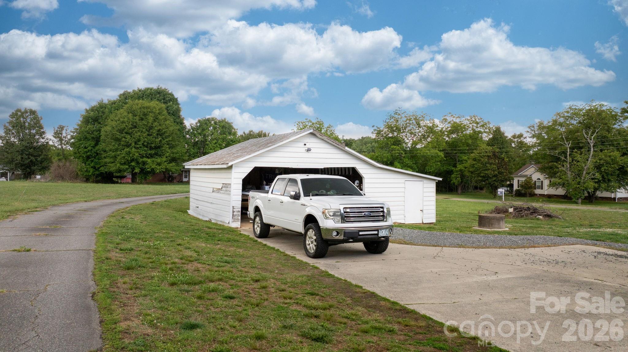 main property photo 17