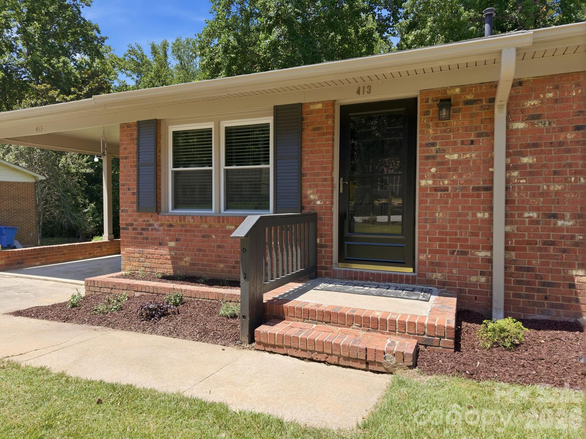 main property photo 11