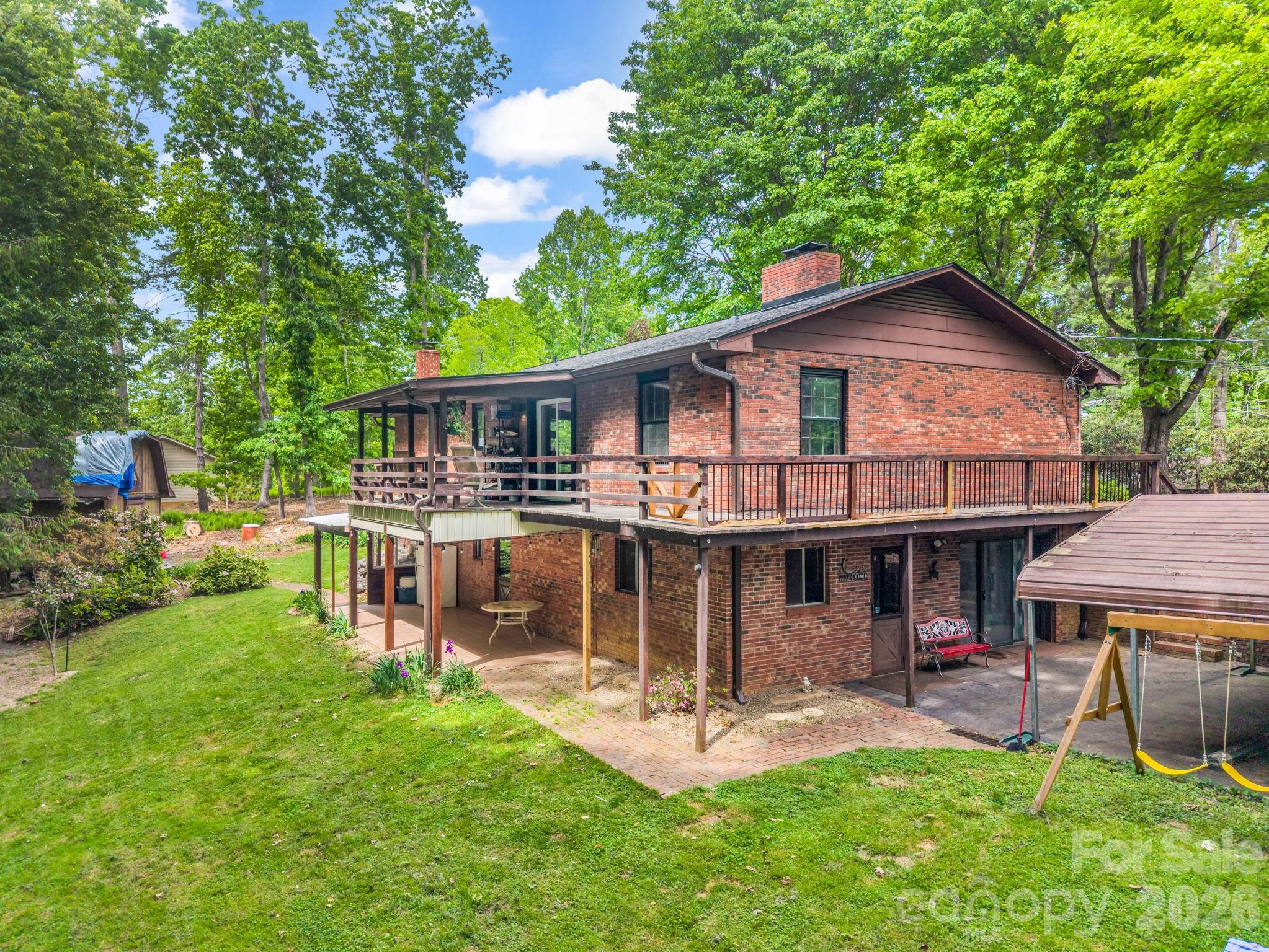 main property photo 40