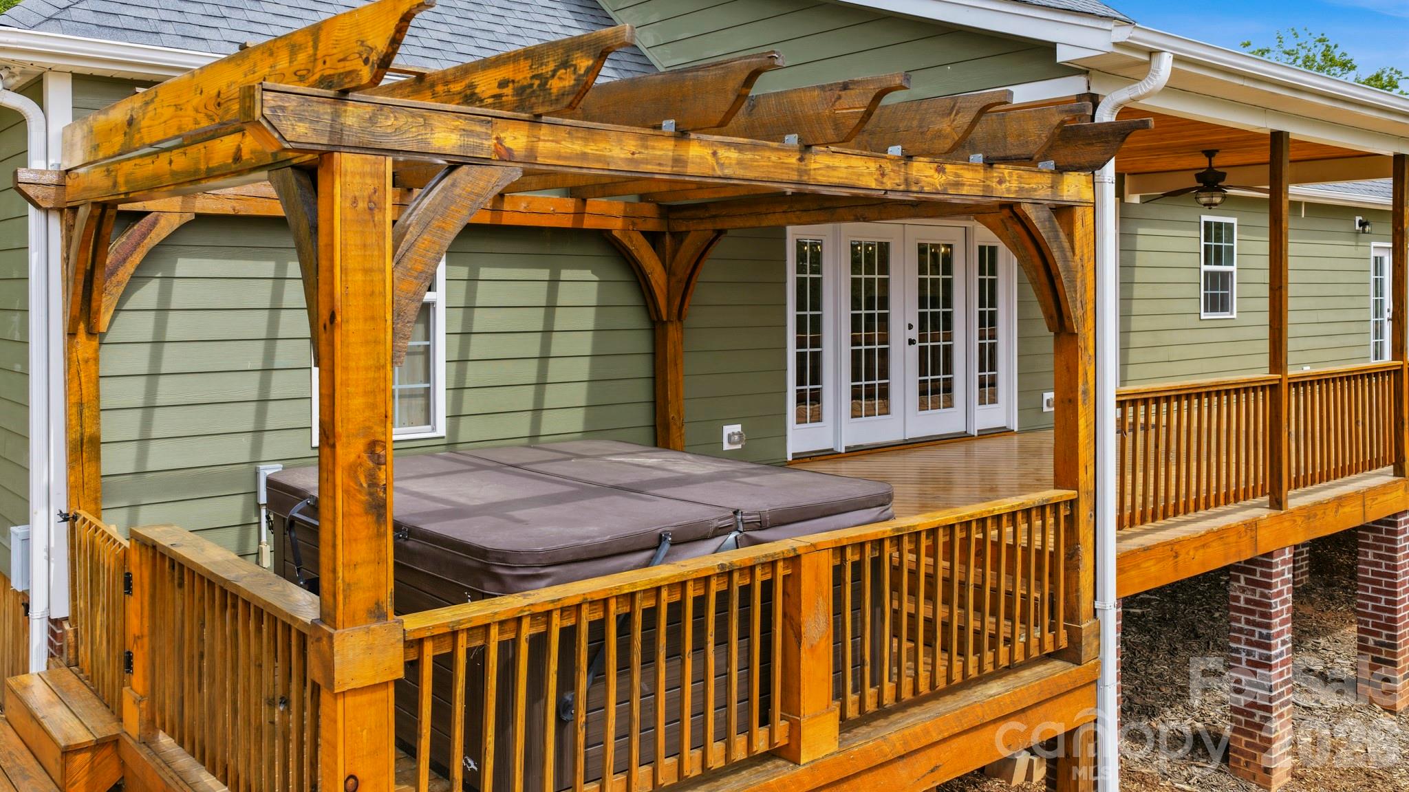 main property photo 30