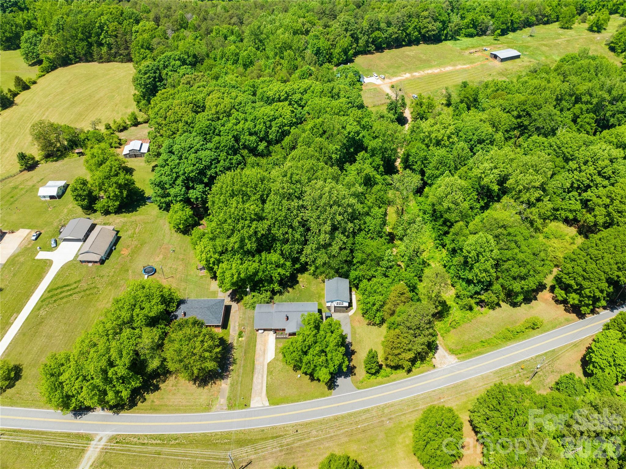 main property photo 33