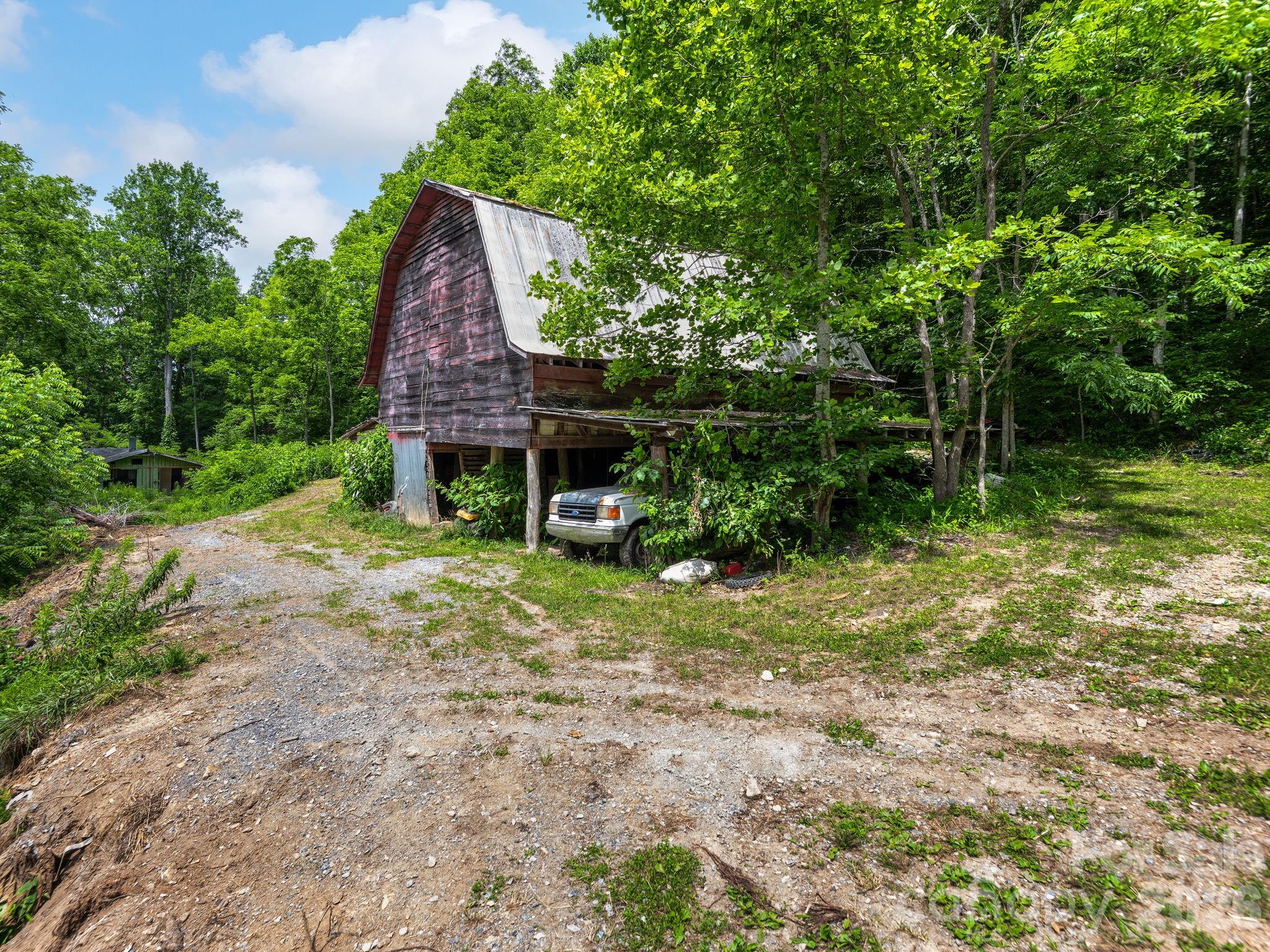 main property photo 5
