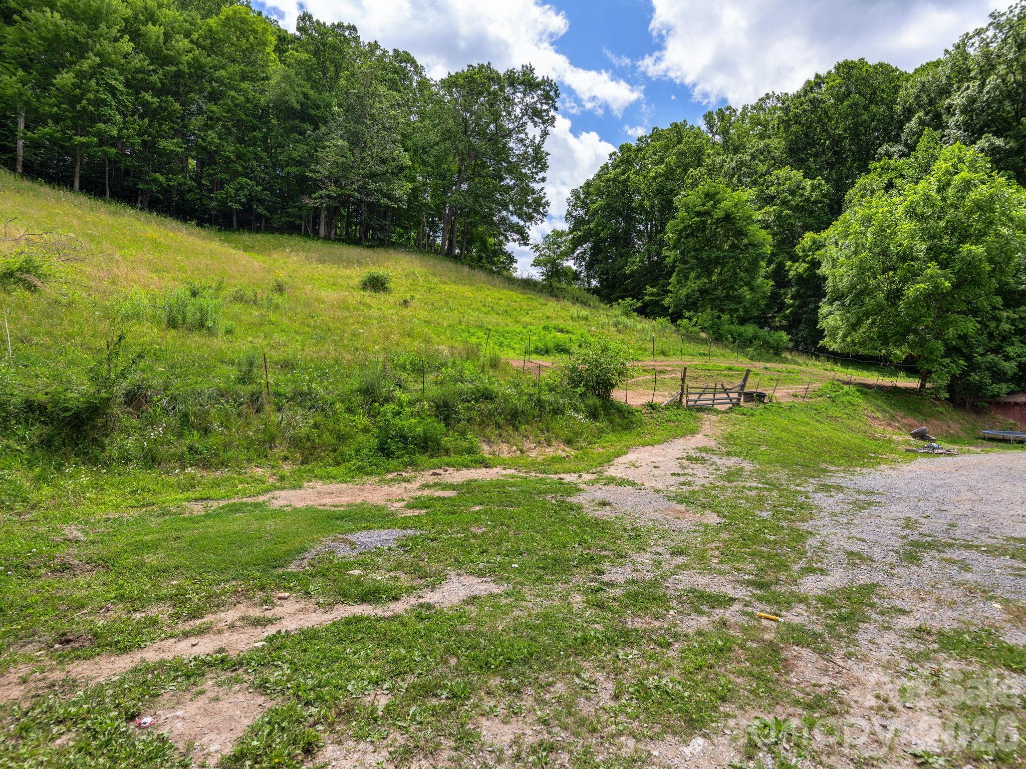 main property photo 7