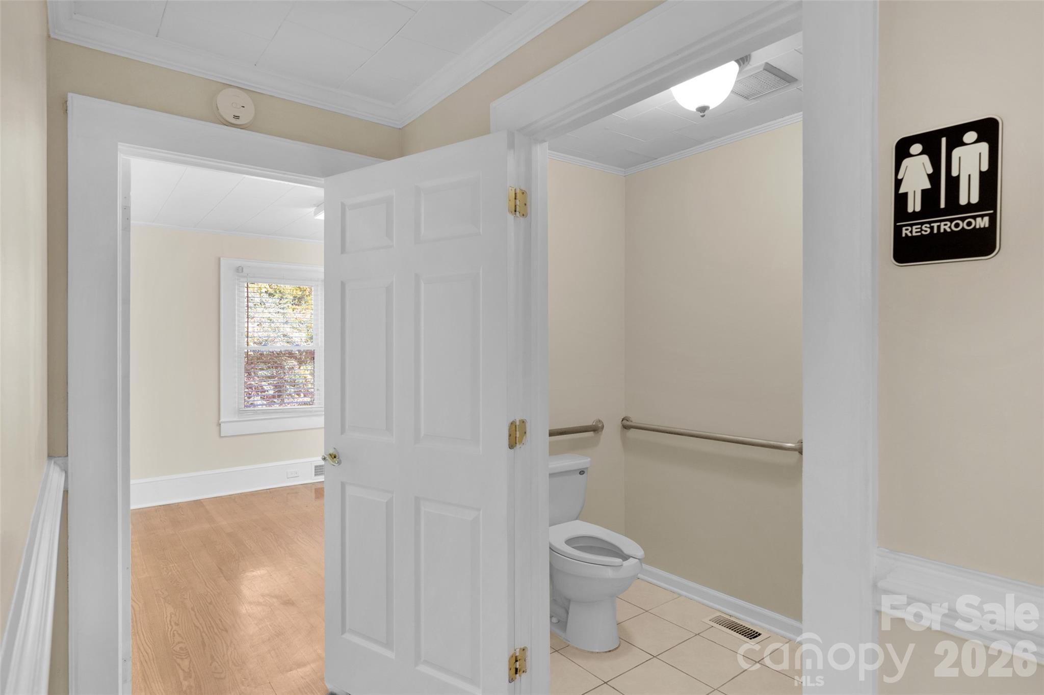 main property photo 25