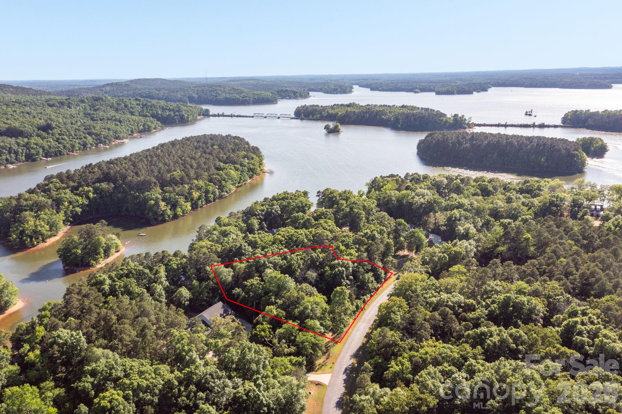 main property photo 11