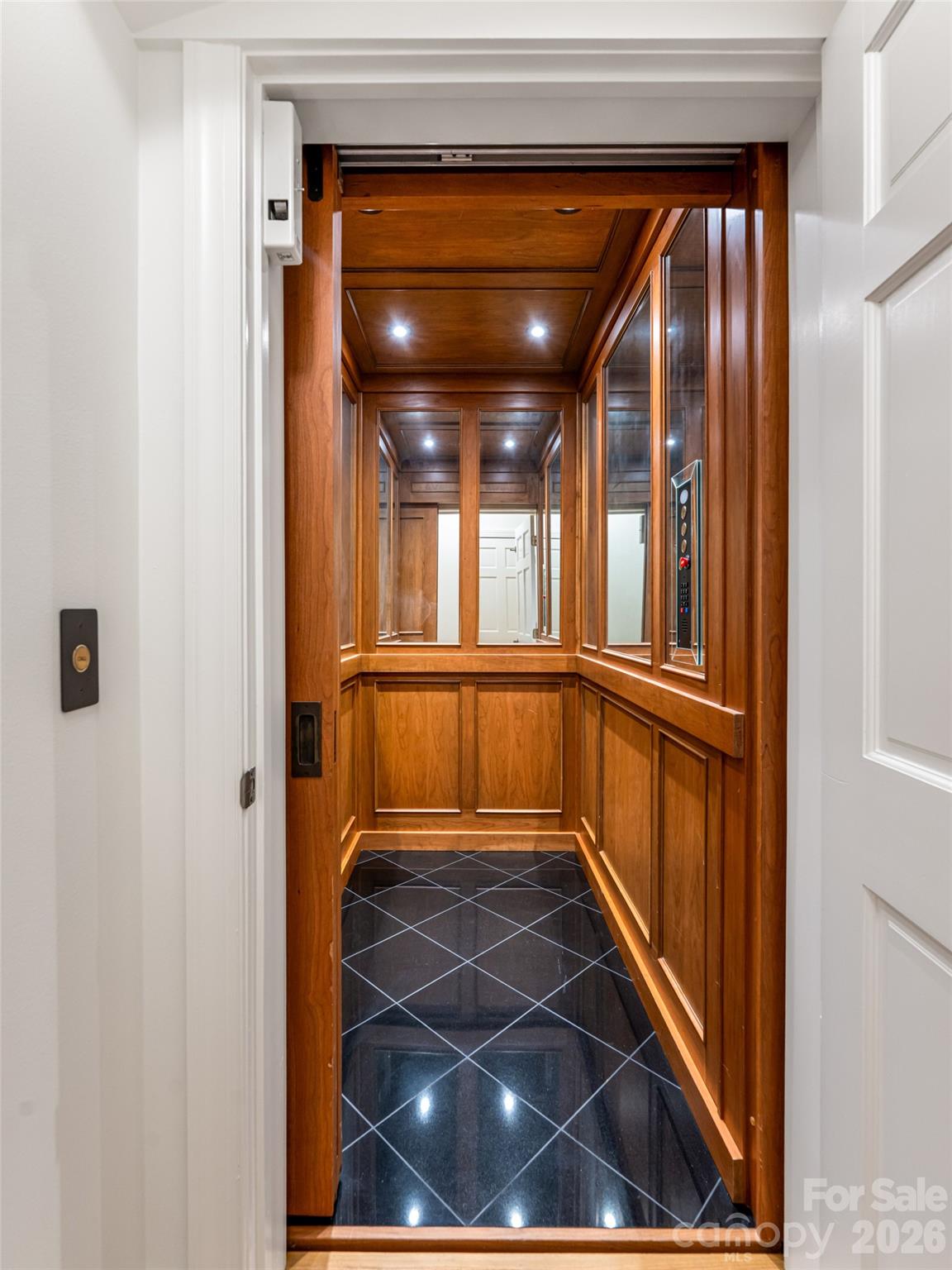 main property photo 19