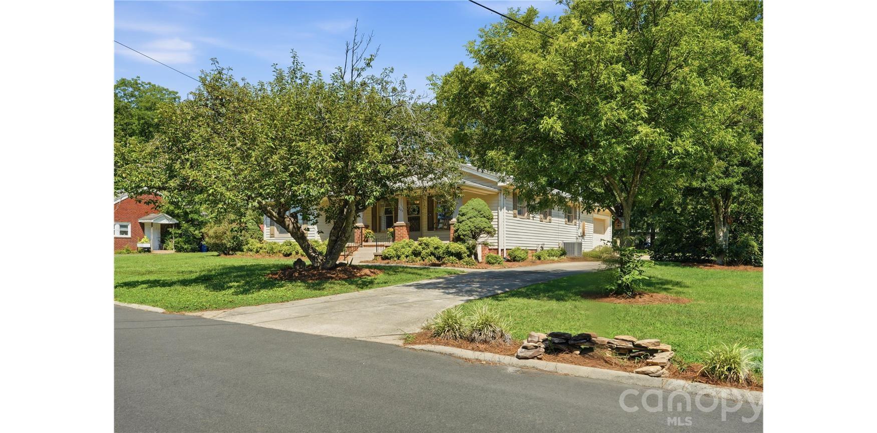 main property photo 28