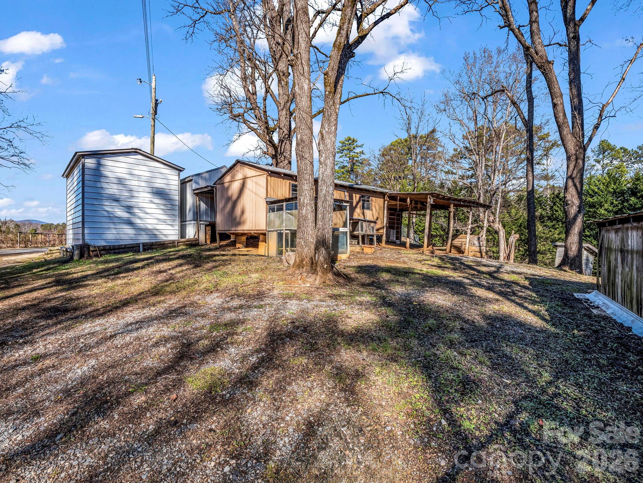 main property photo 28