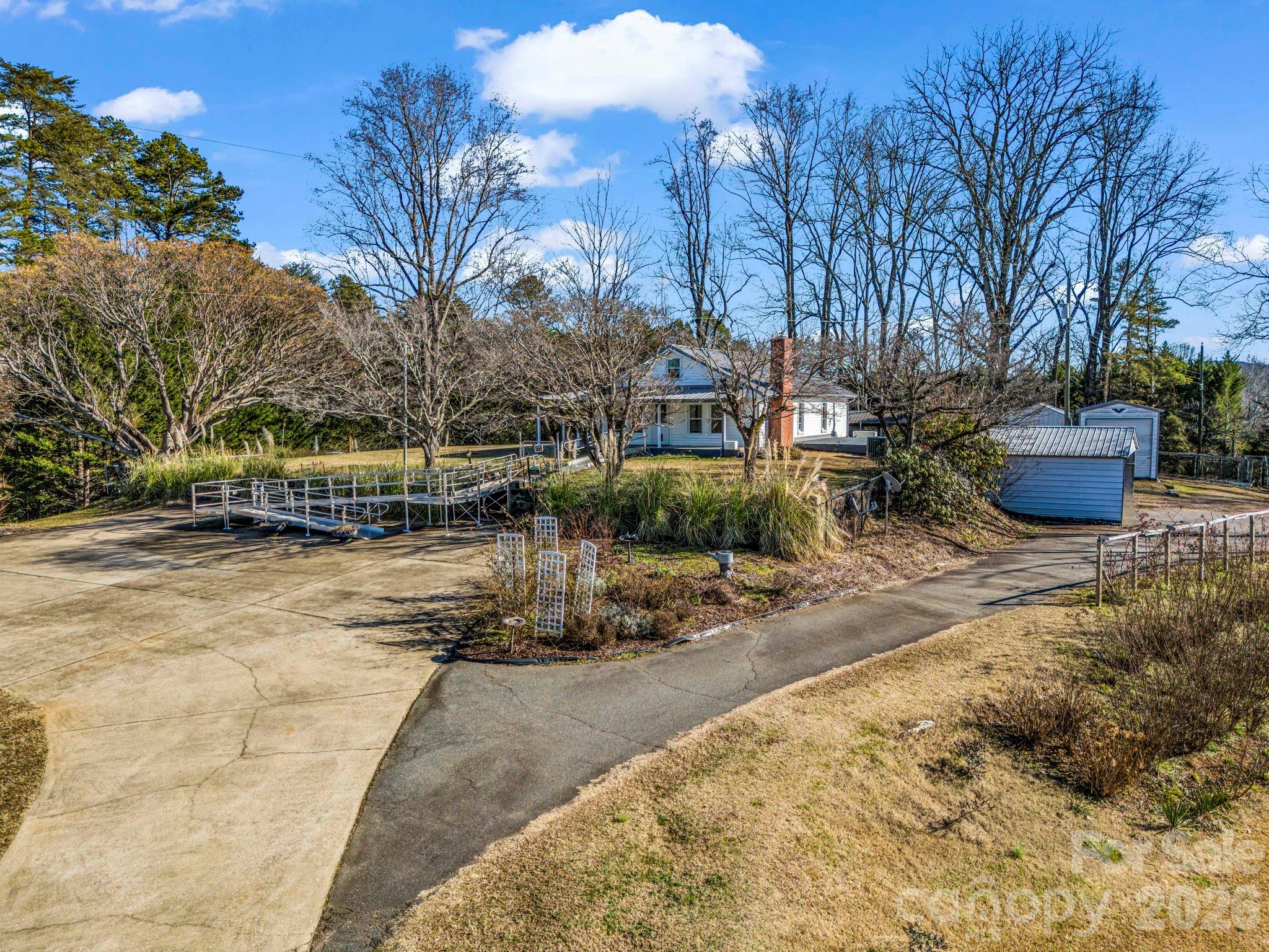 main property photo 30
