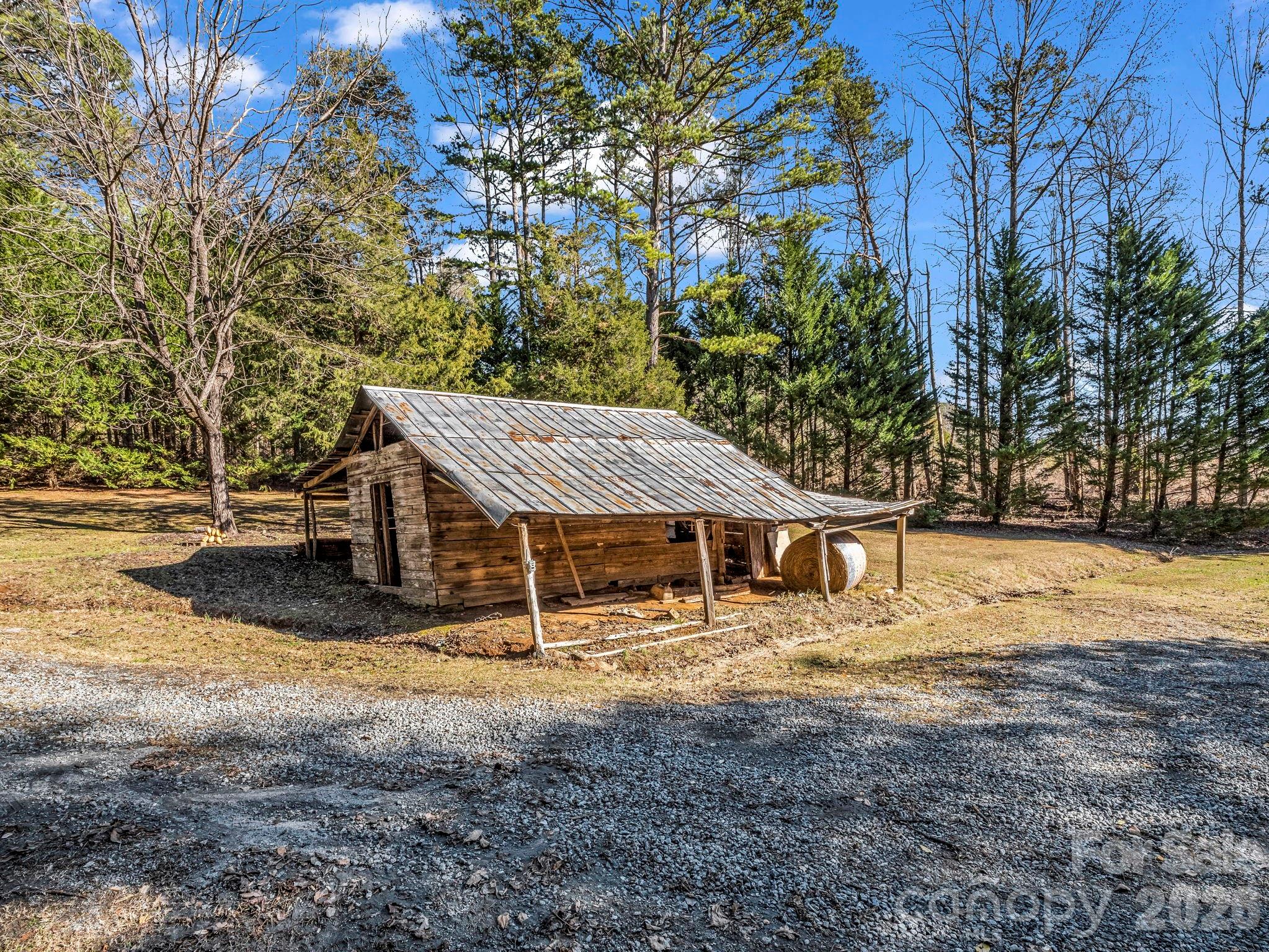 main property photo 18