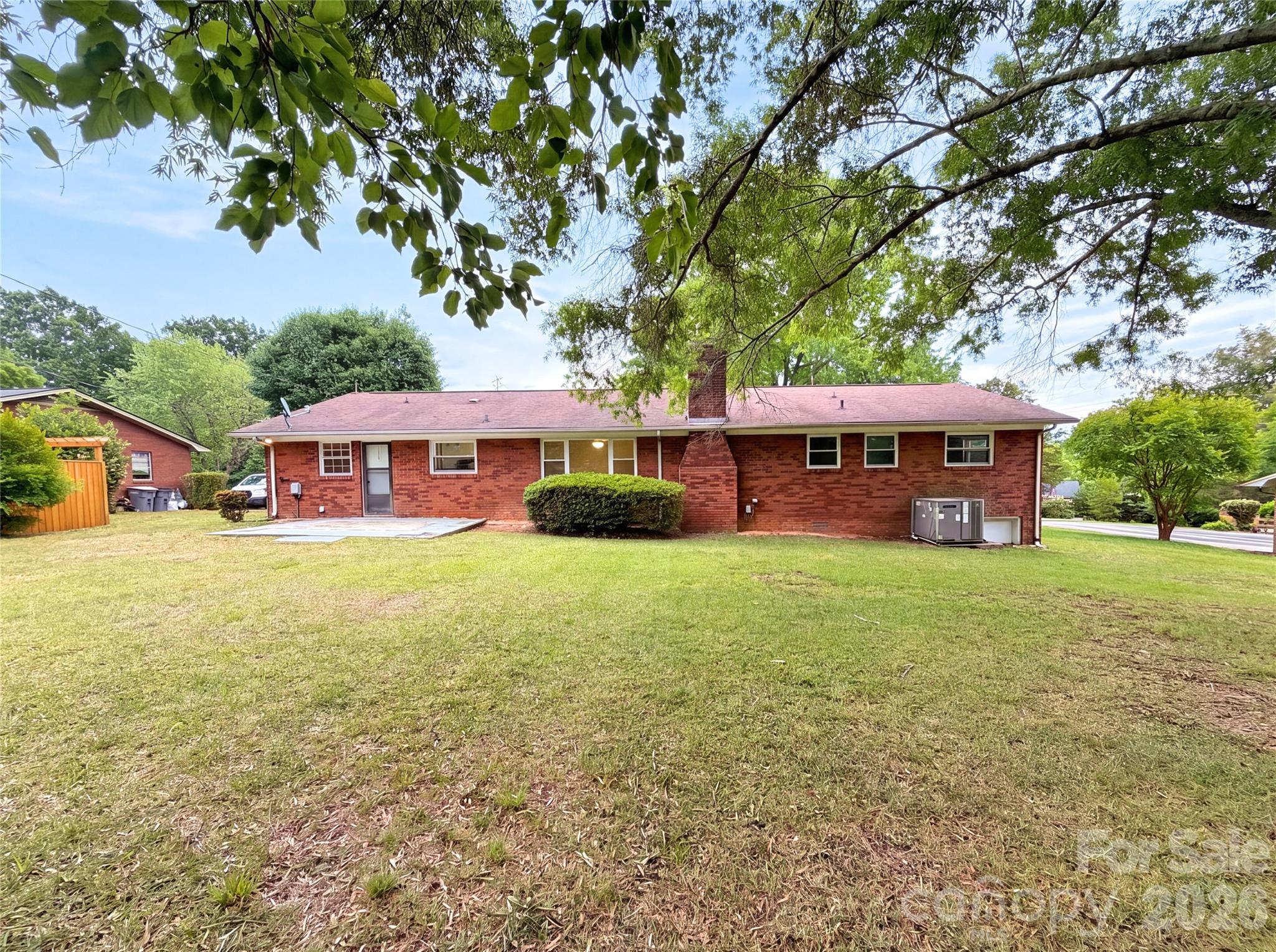 main property photo 4