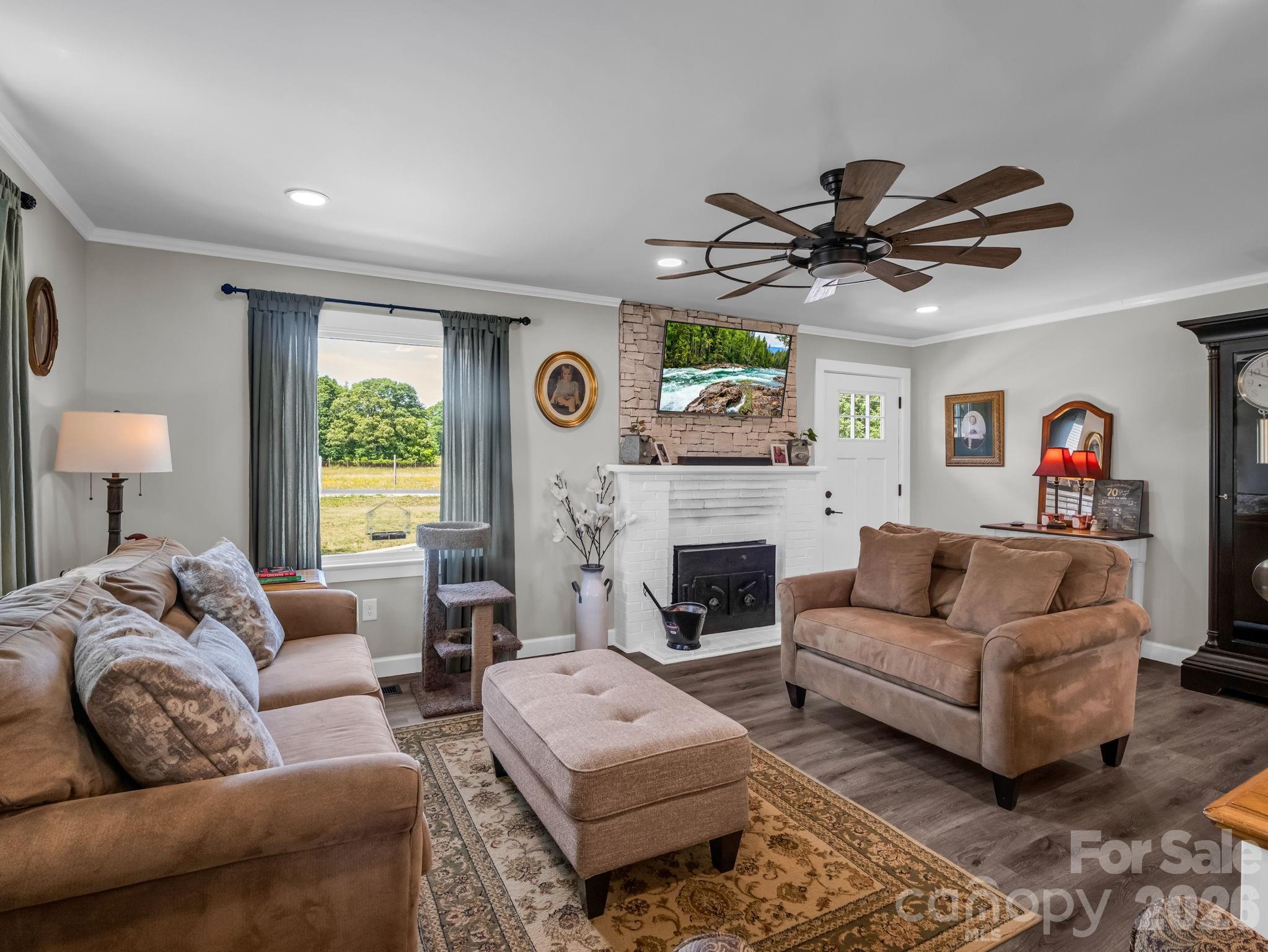 main property photo 13