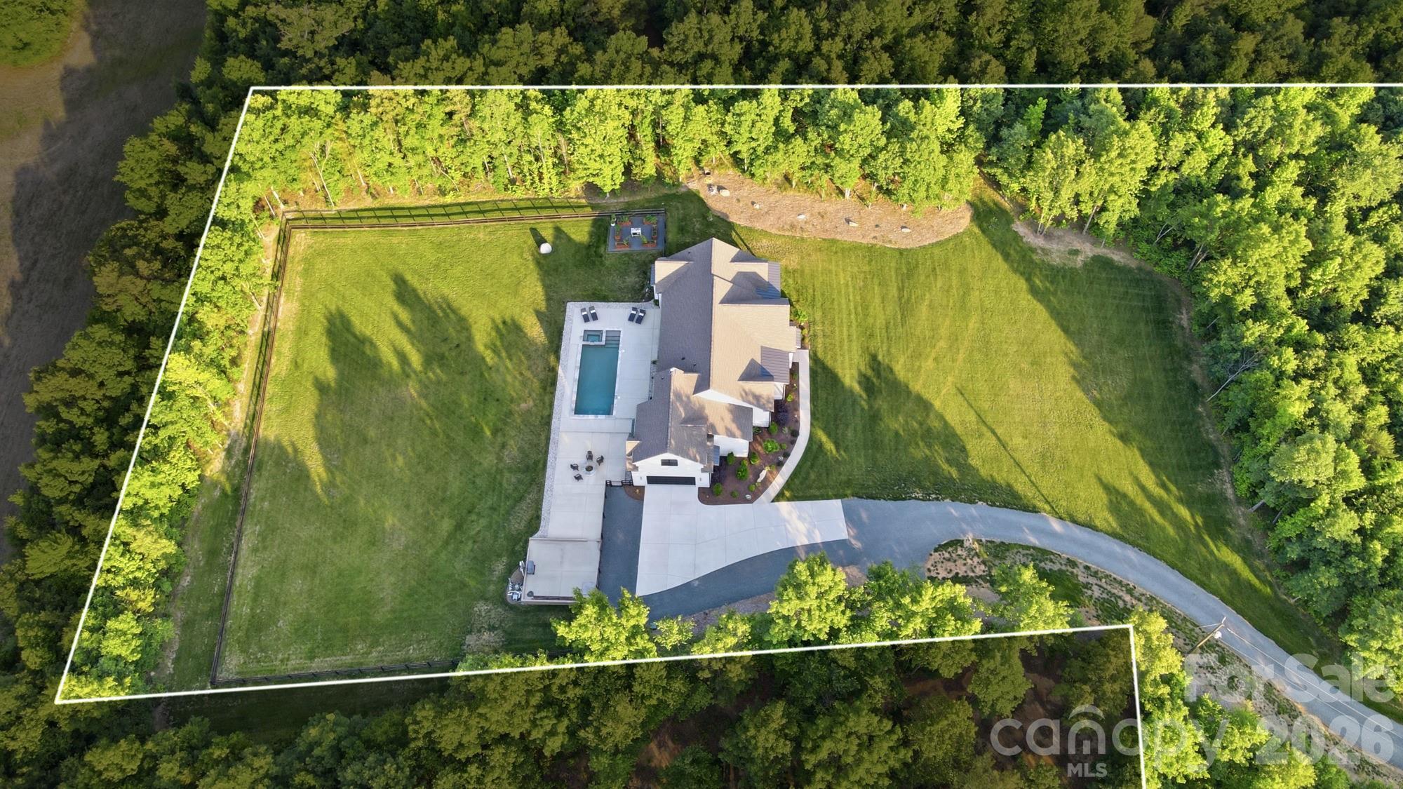 main property photo 5