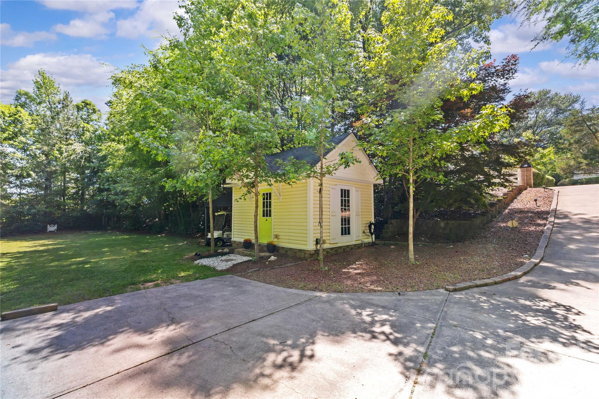 main property photo 38