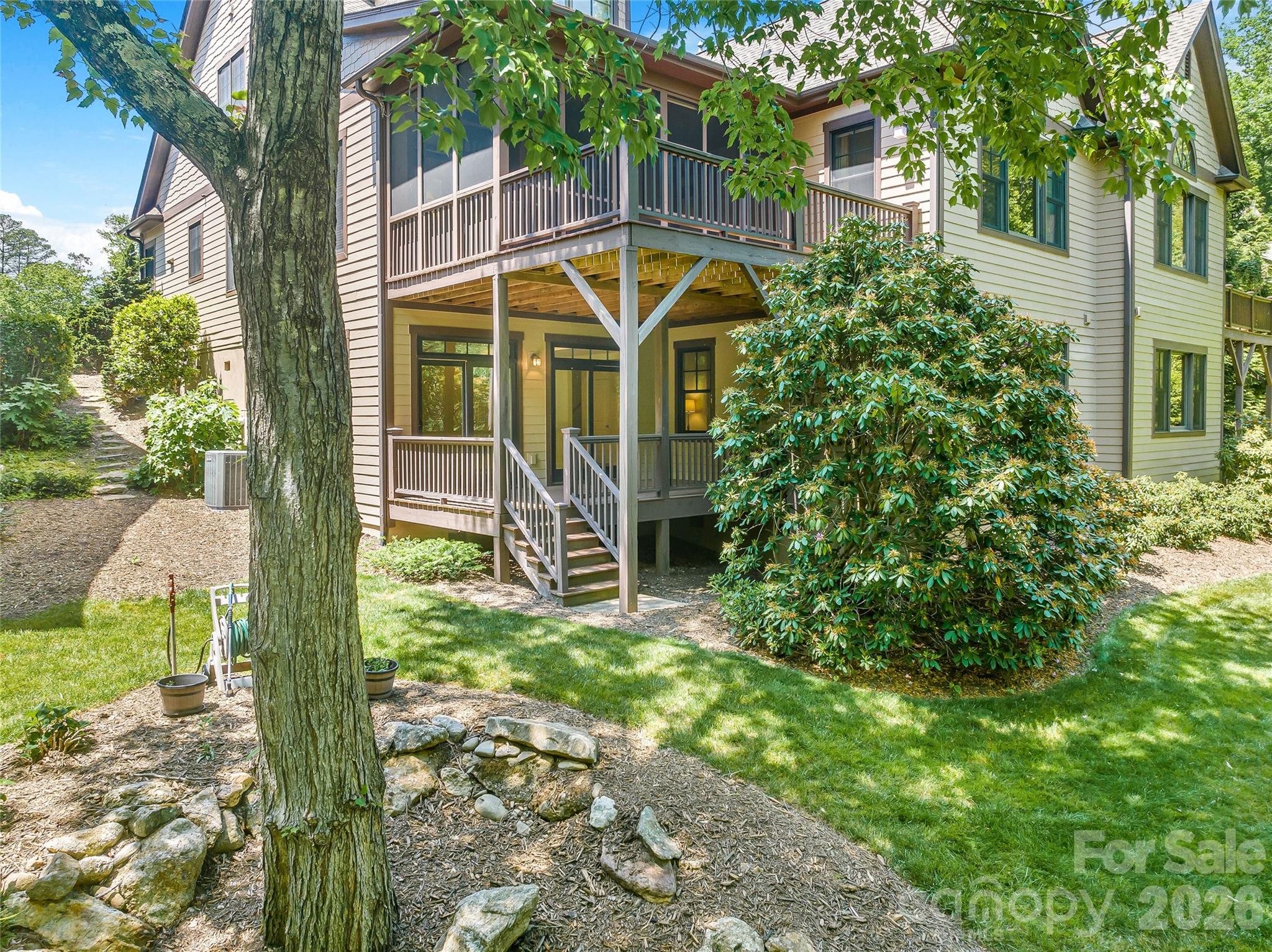 main property photo 40