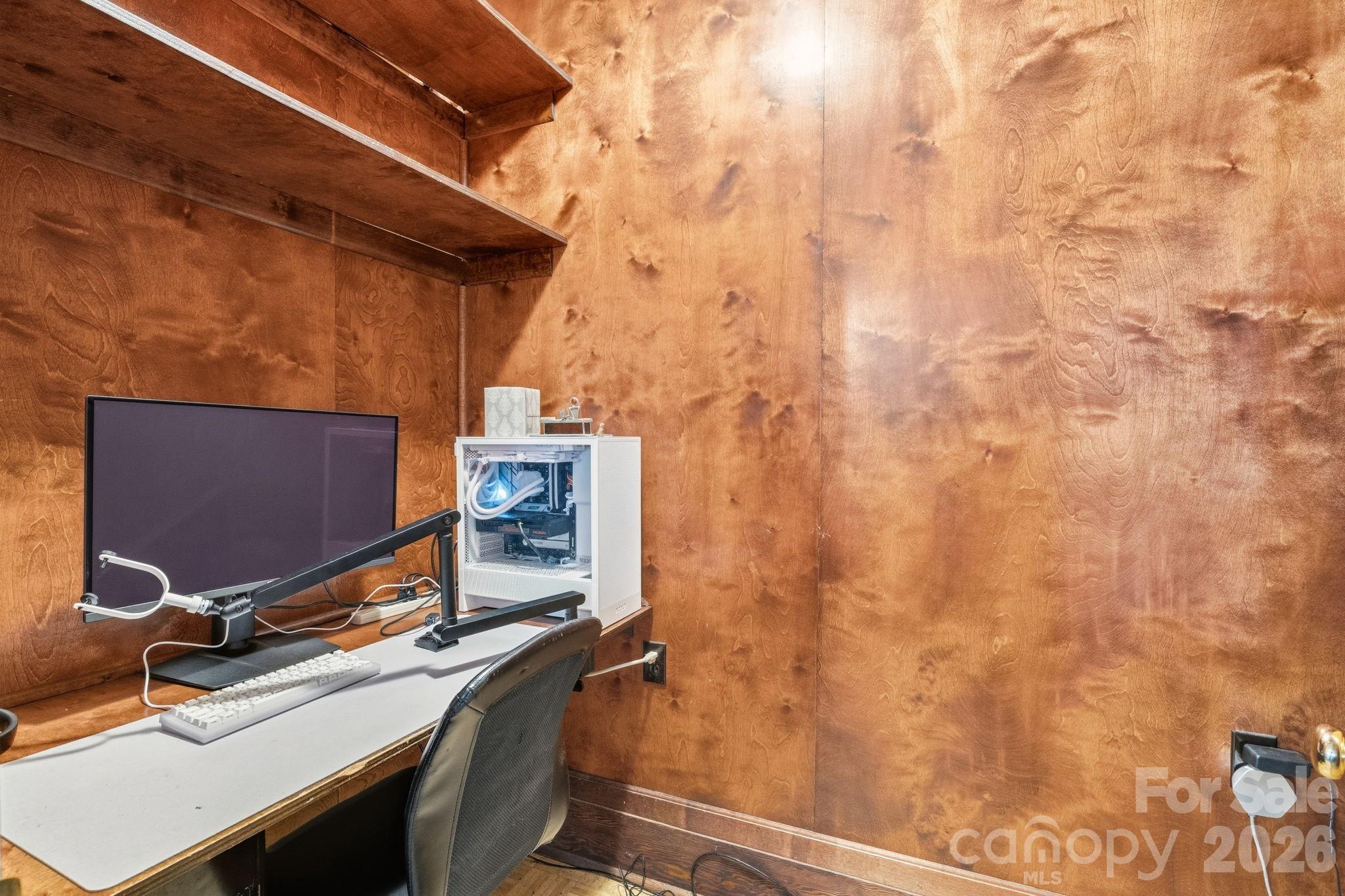 main property photo 25
