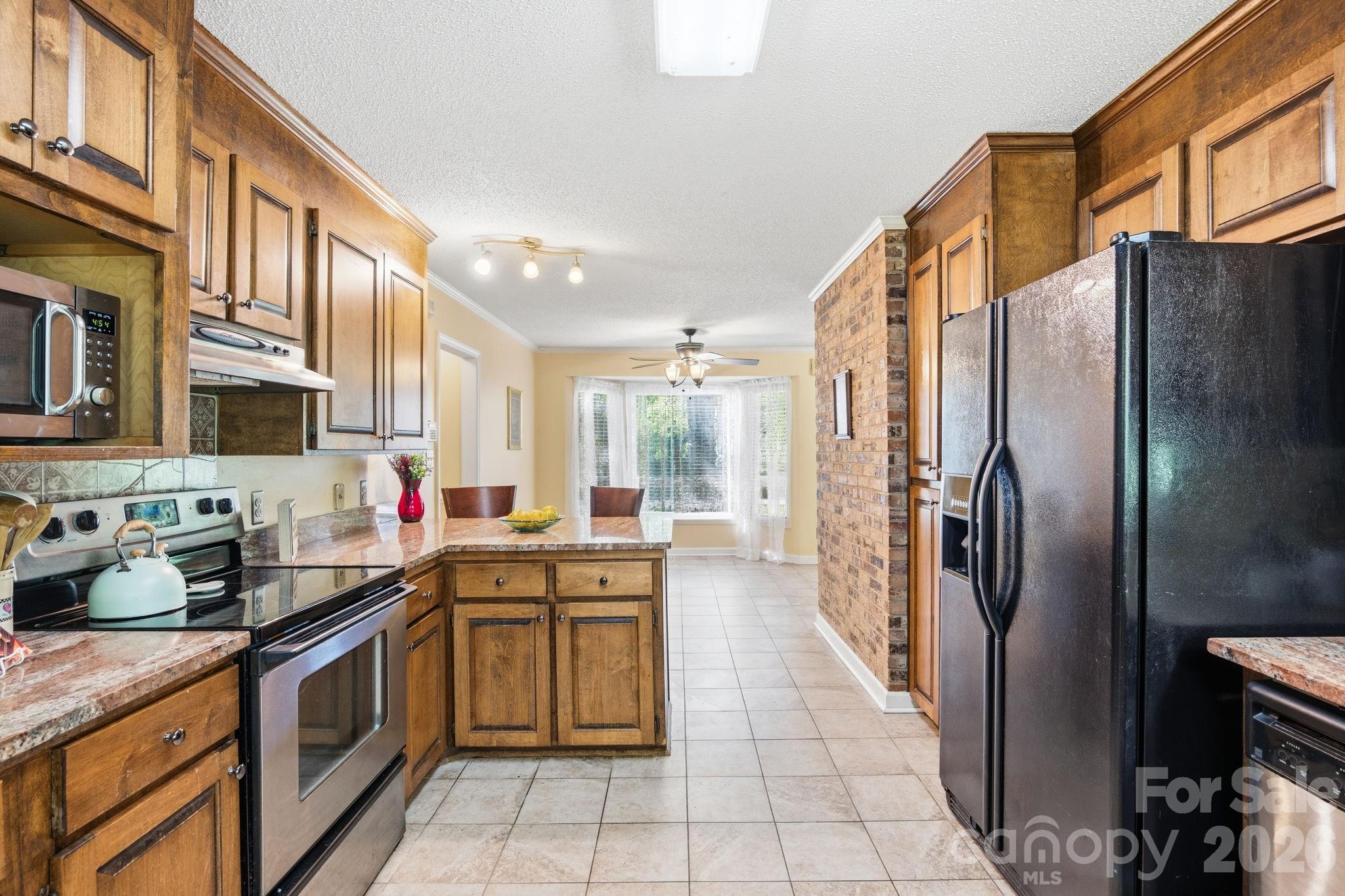 main property photo 8