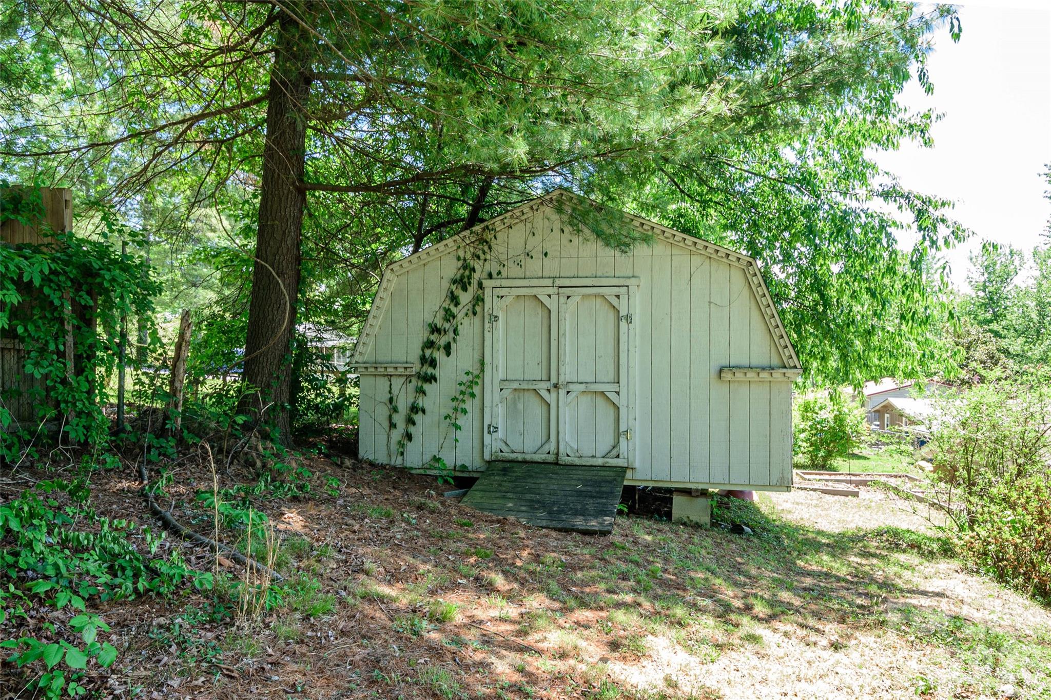 main property photo 35