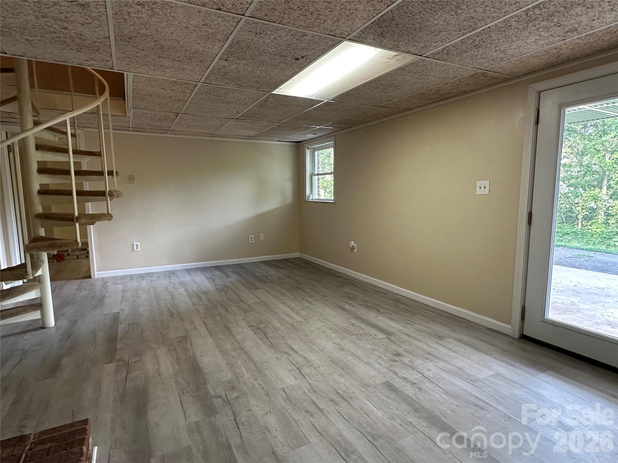 main property photo 28