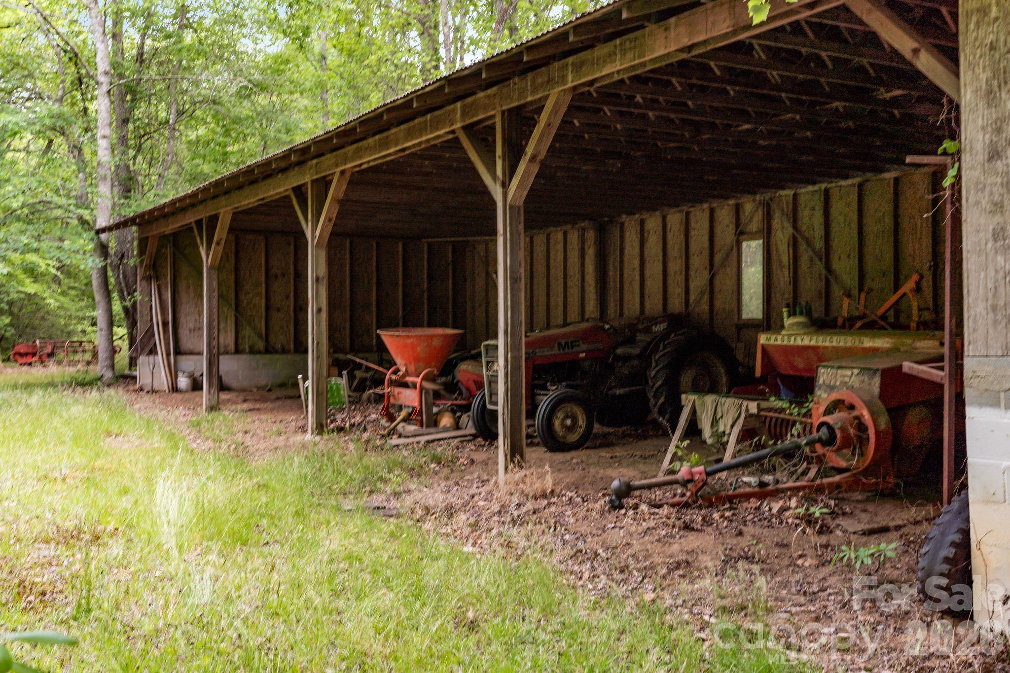 main property photo 29