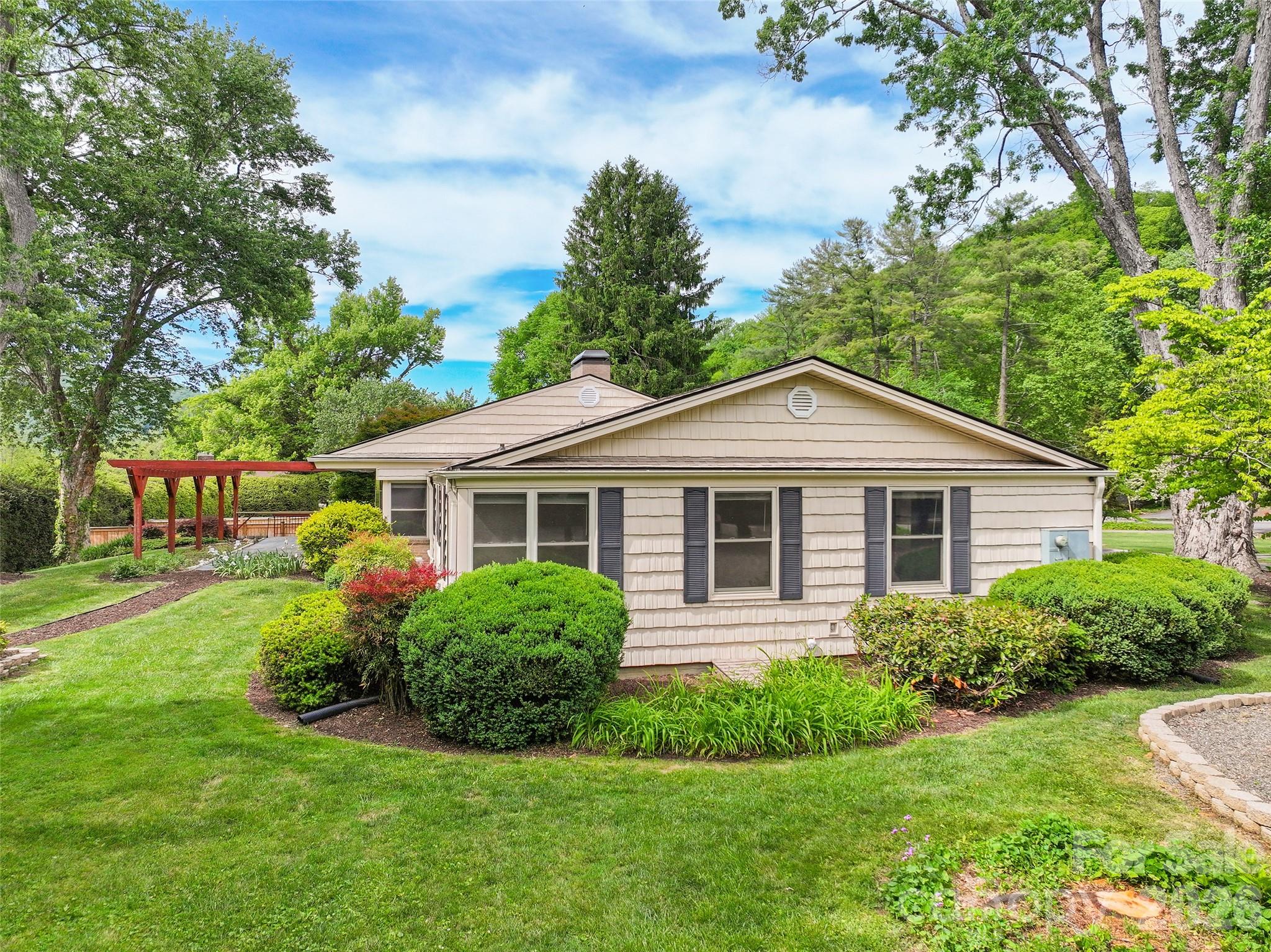 main property photo 34