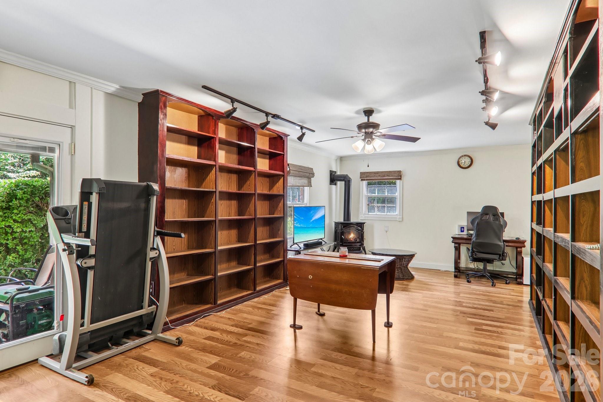 main property photo 33