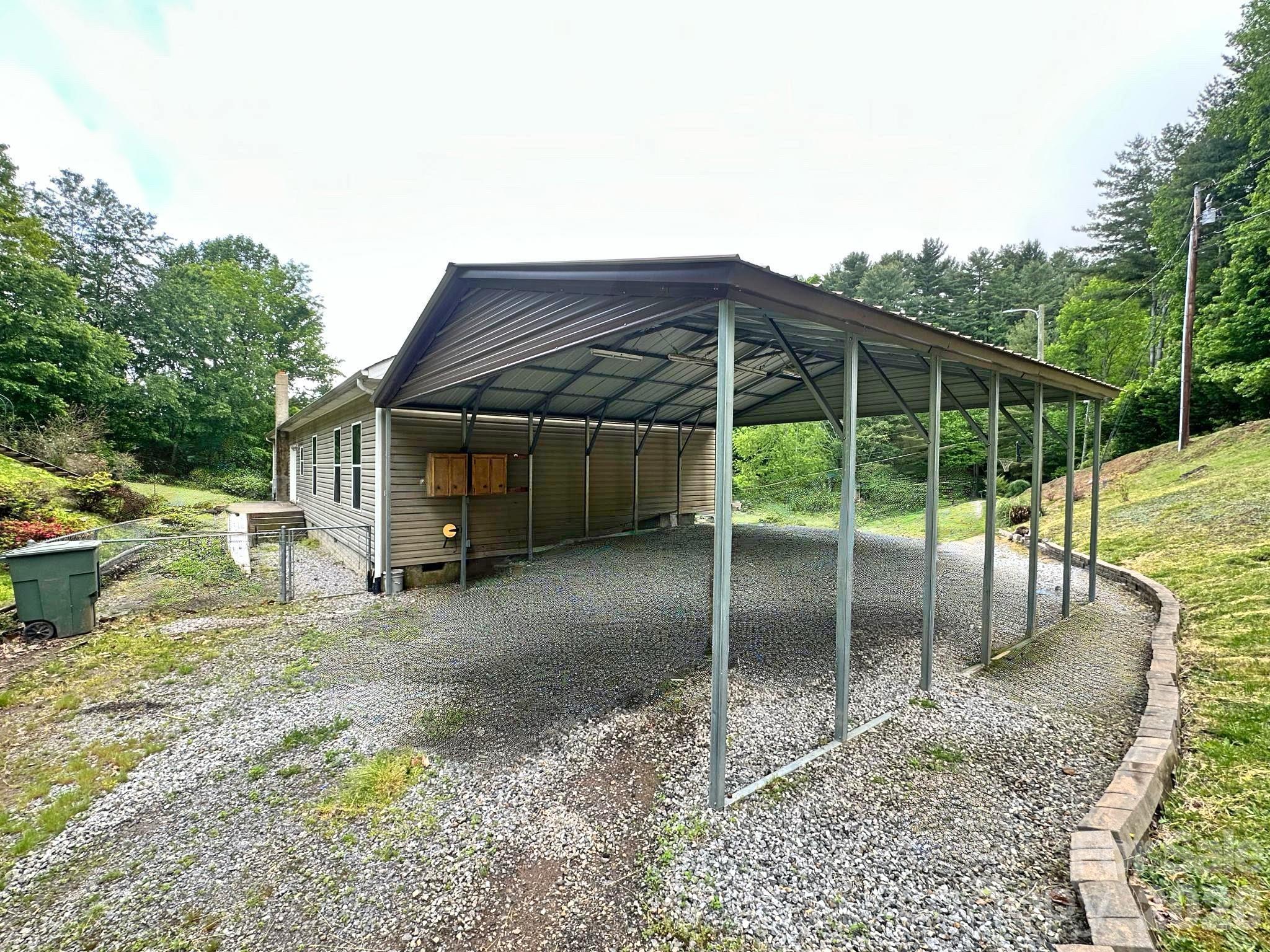 main property photo 22
