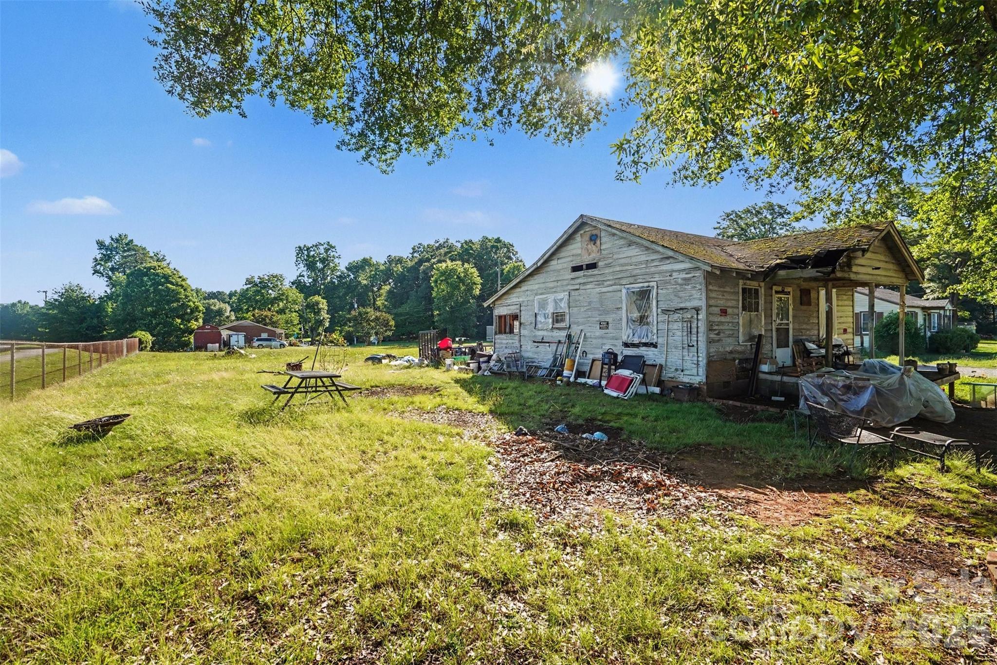main property photo 6
