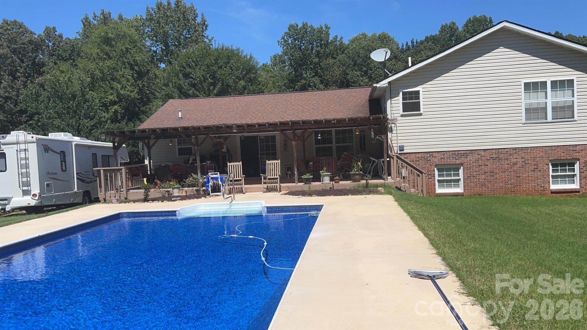 main property photo 26