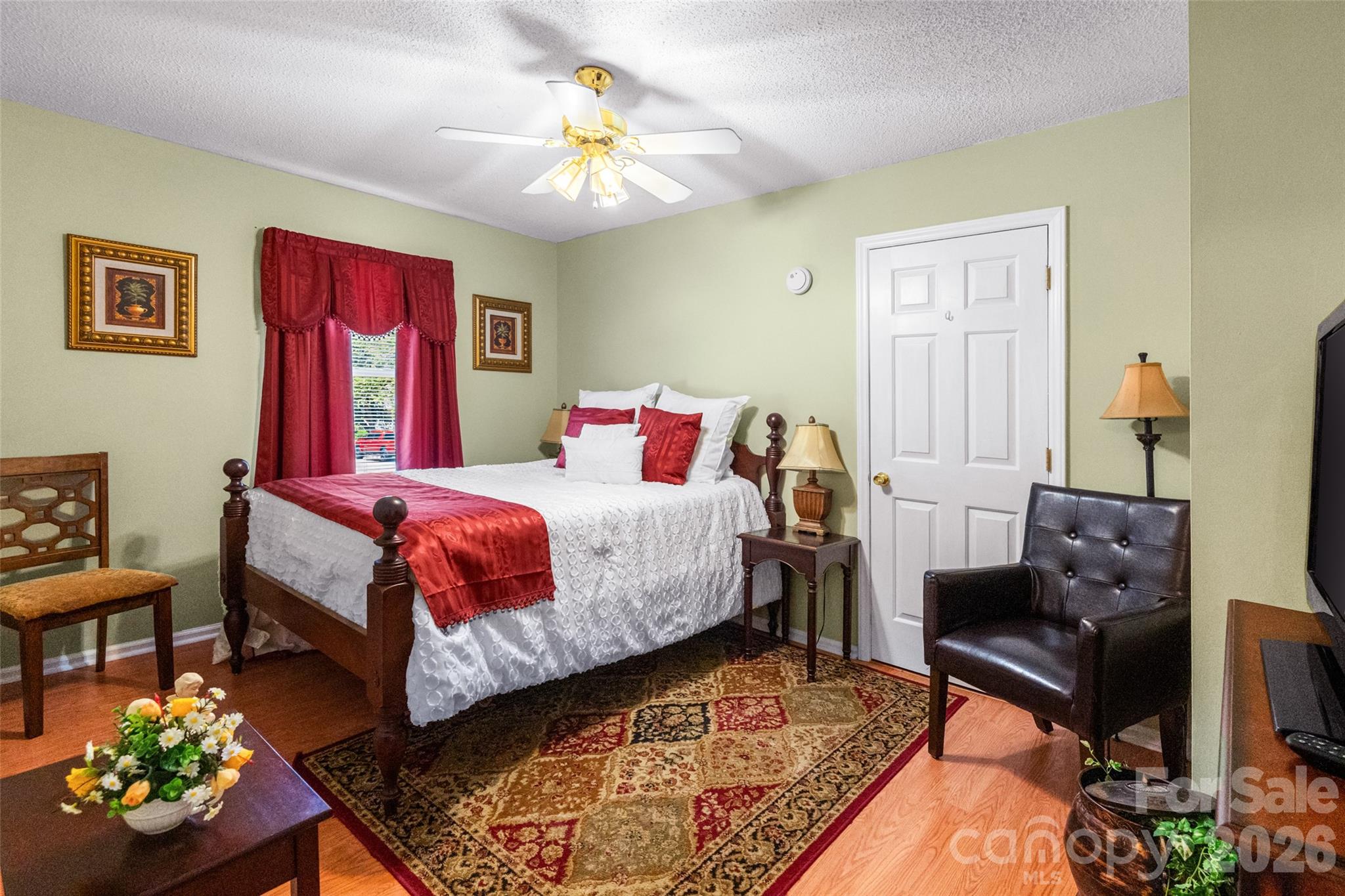main property photo 15