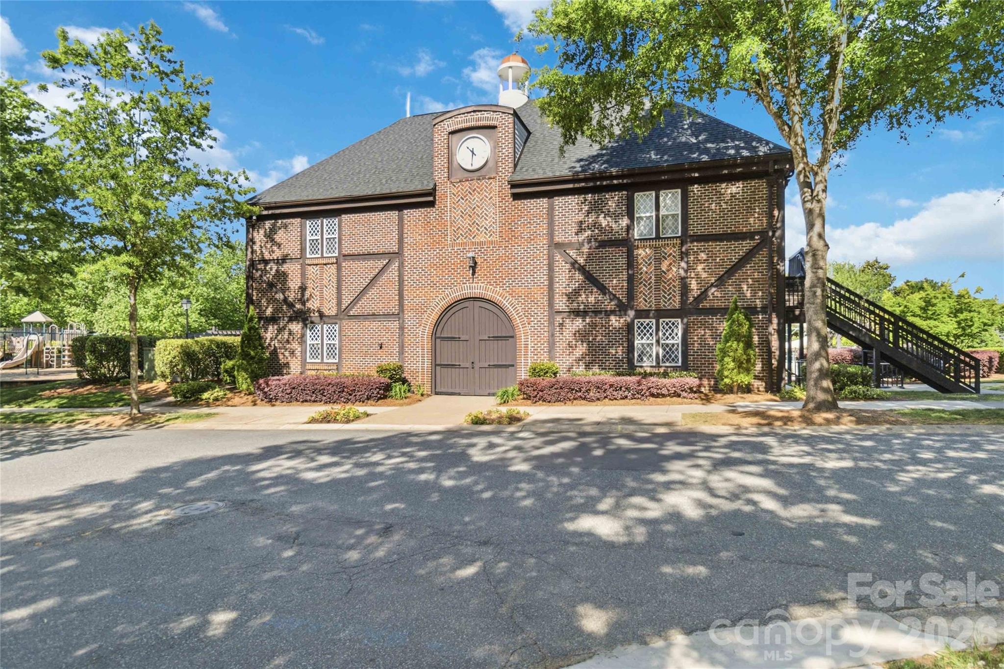 main property photo 34