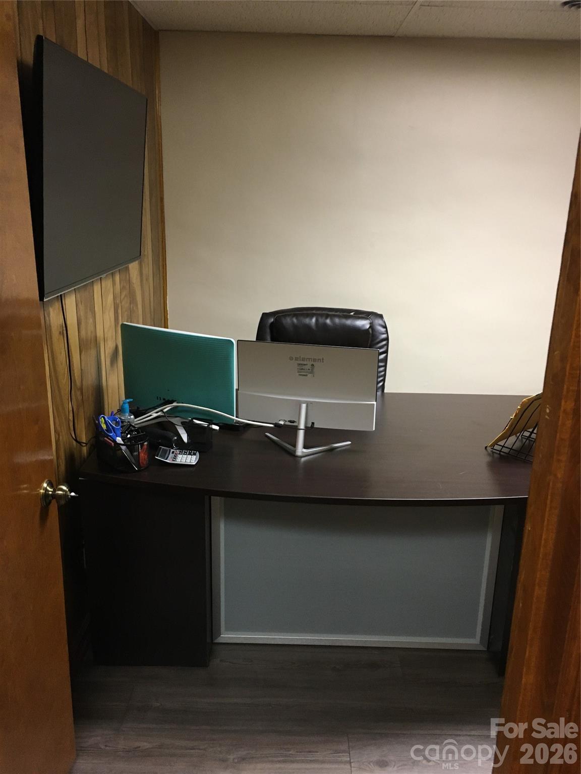 main property photo 13