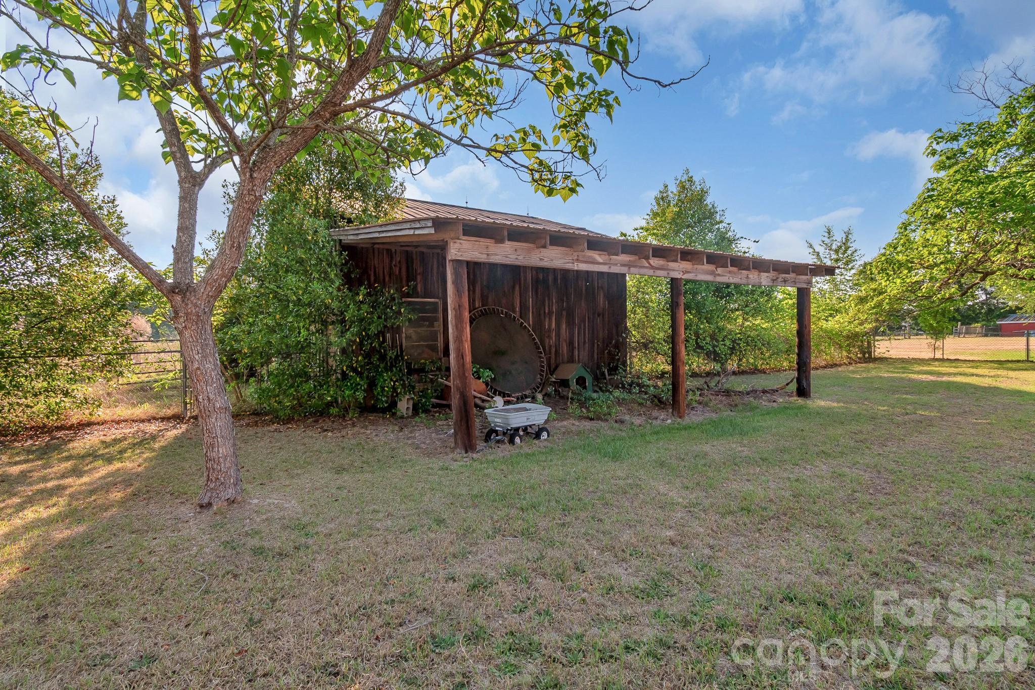 main property photo 40
