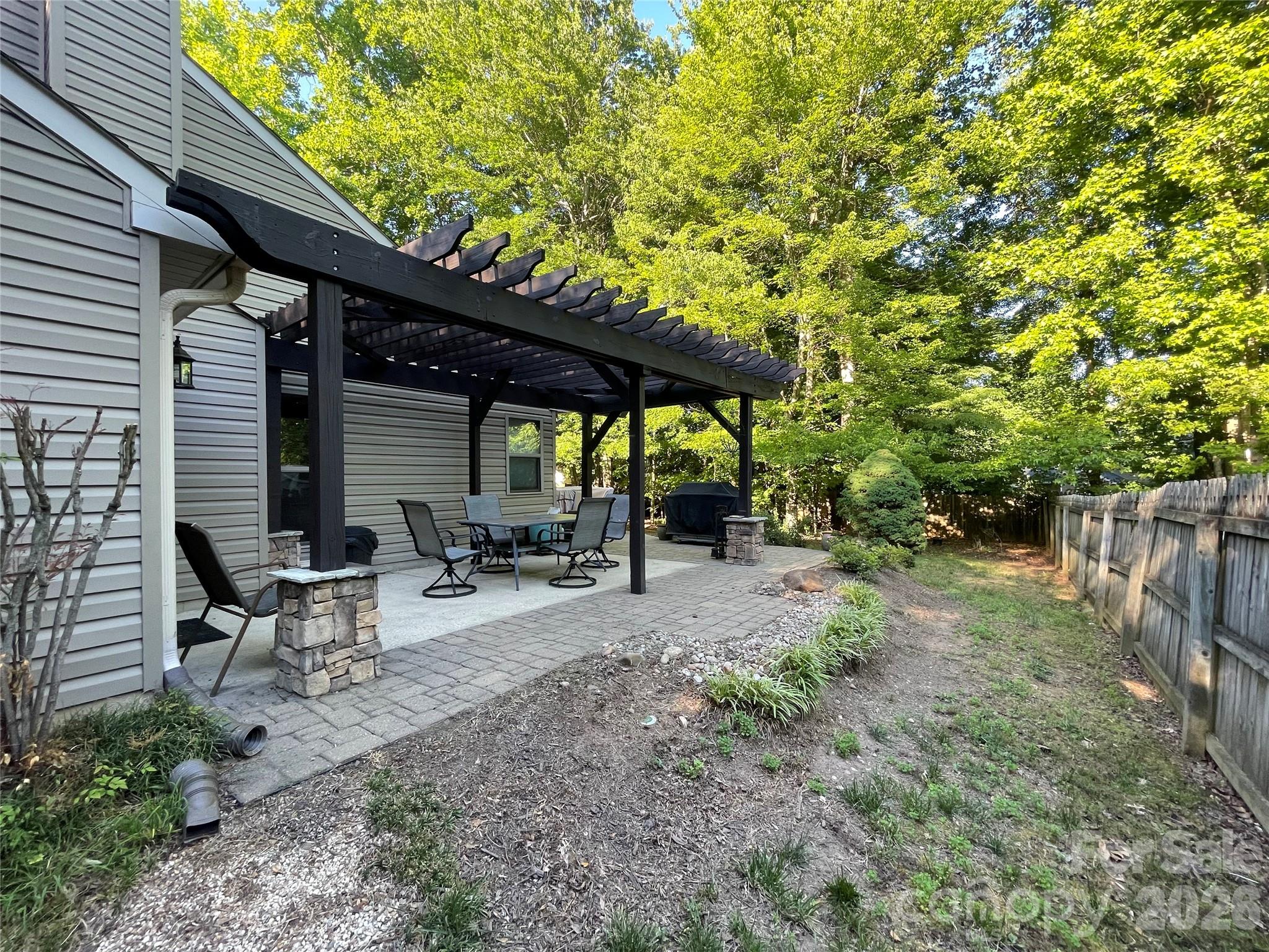 main property photo 32