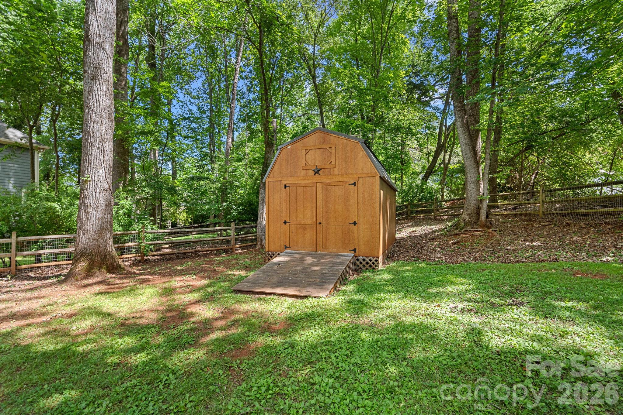 main property photo 37