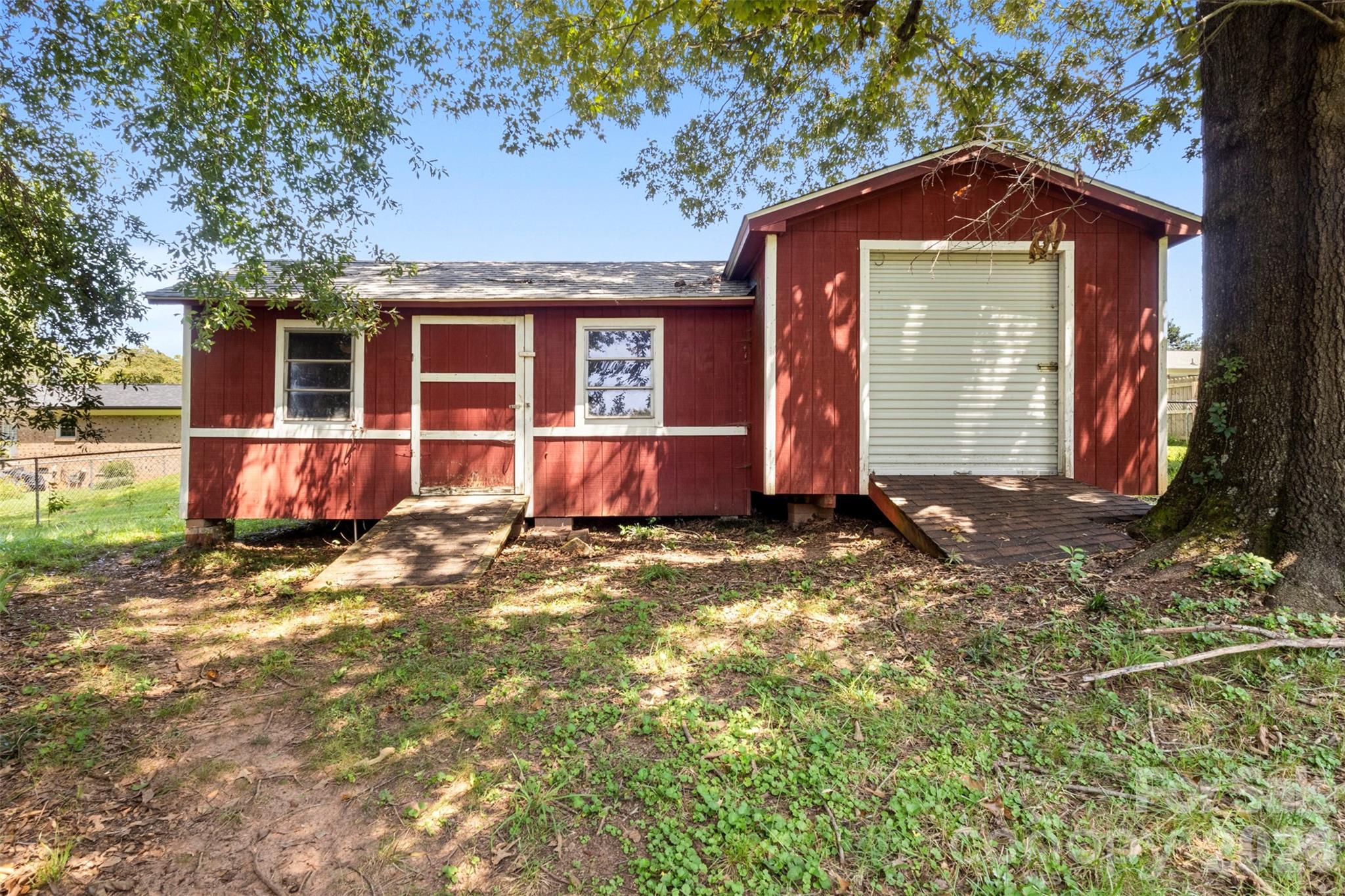 main property photo 18