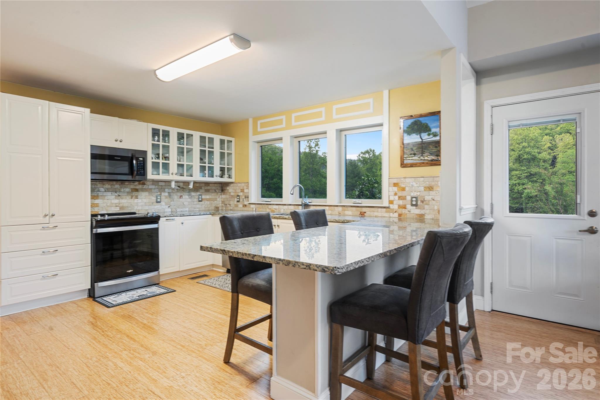 main property photo 30