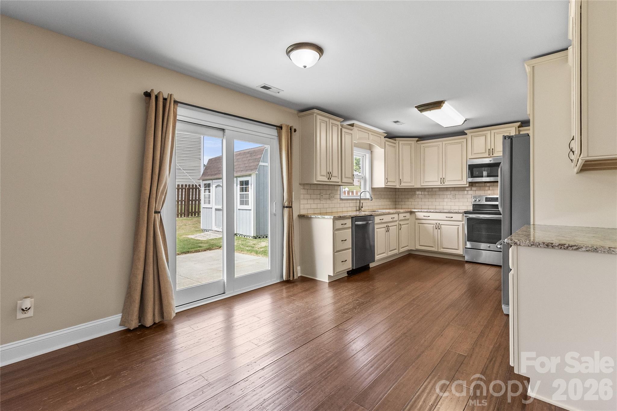 main property photo 19