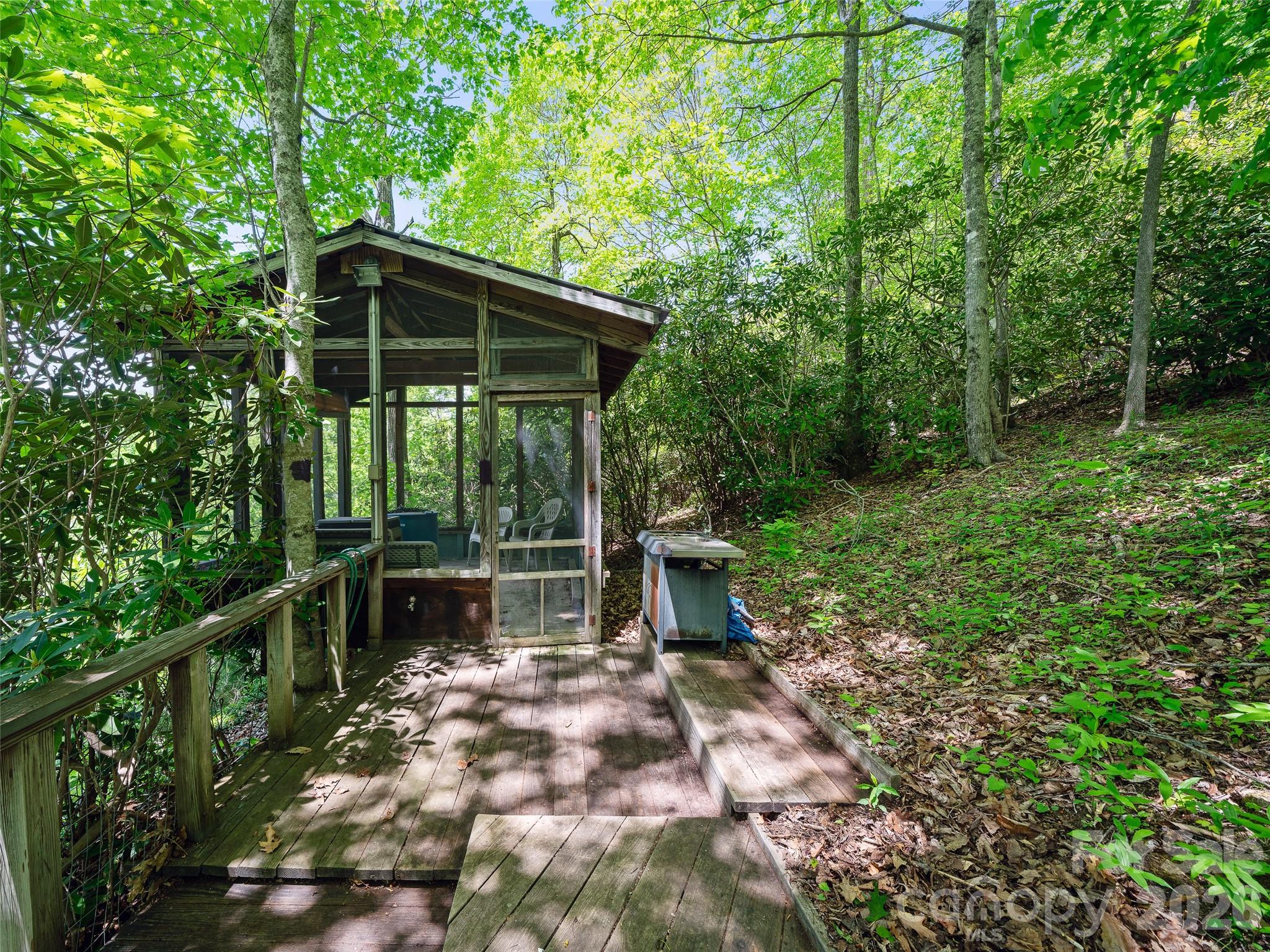 main property photo 20