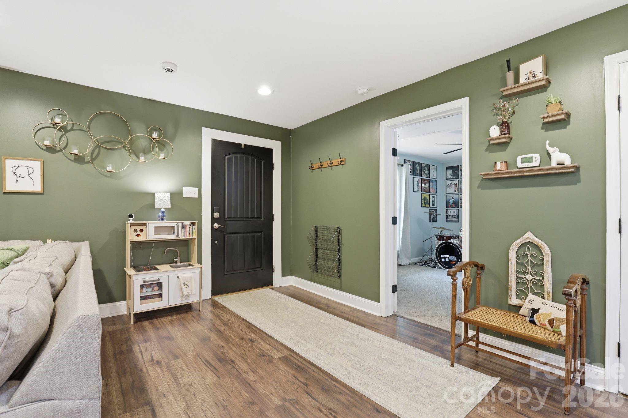main property photo 4