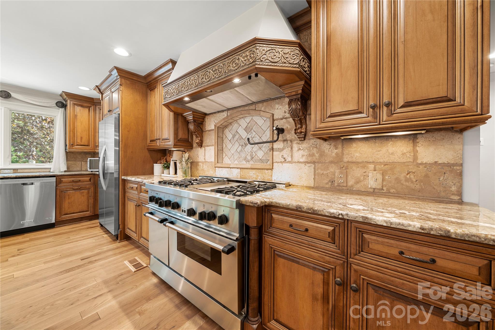 main property photo 13