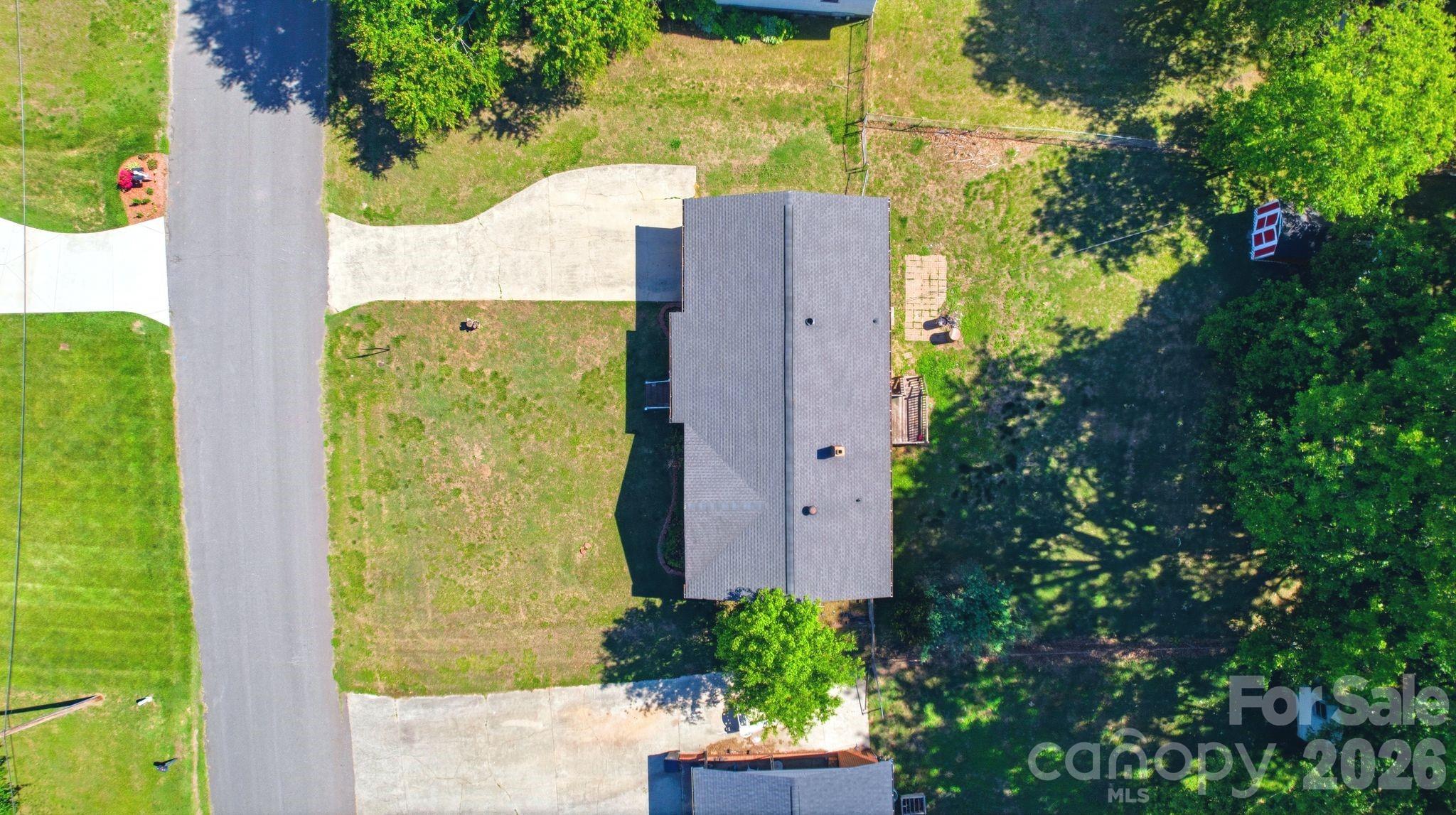 main property photo 40