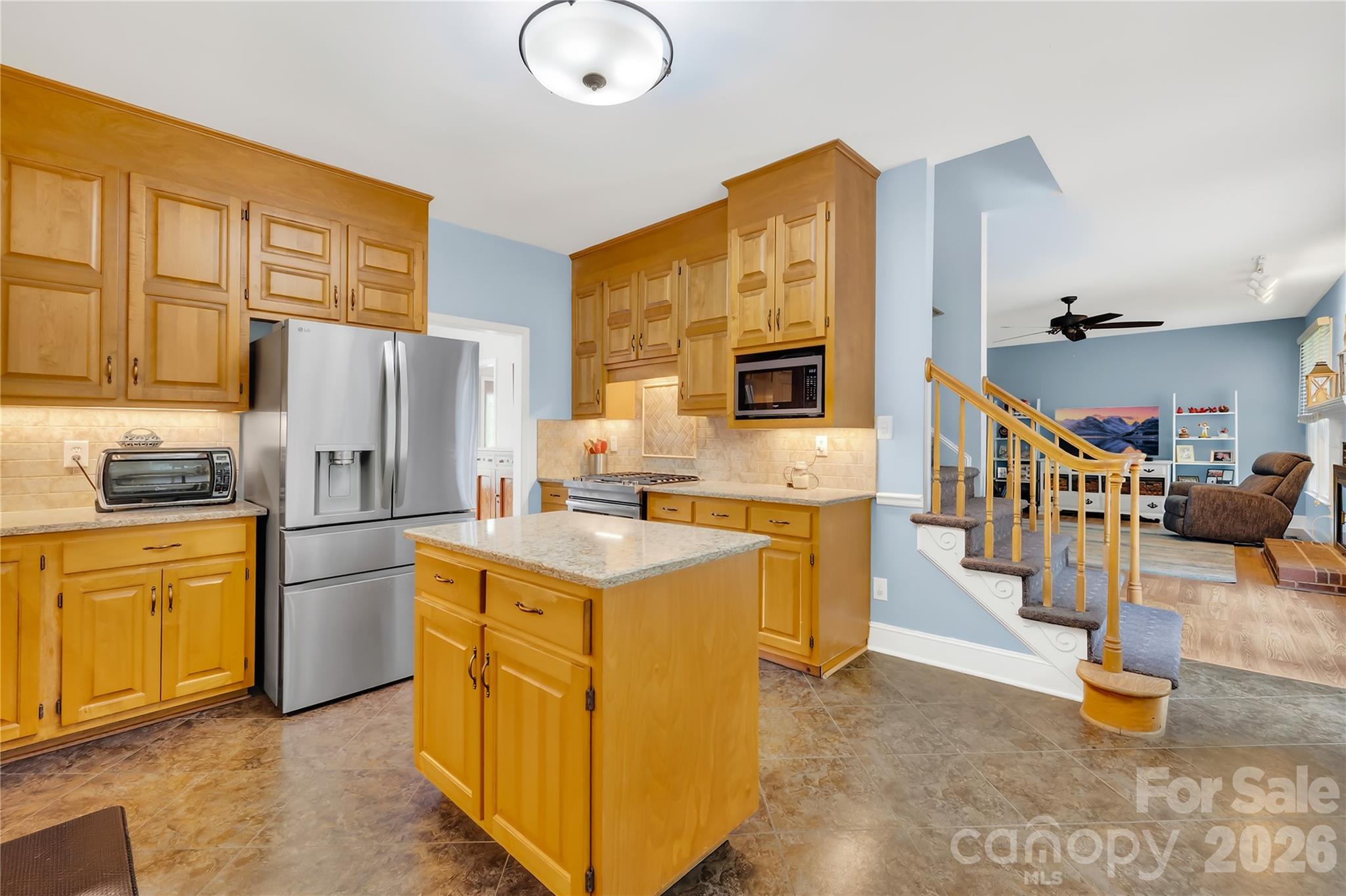 main property photo 13