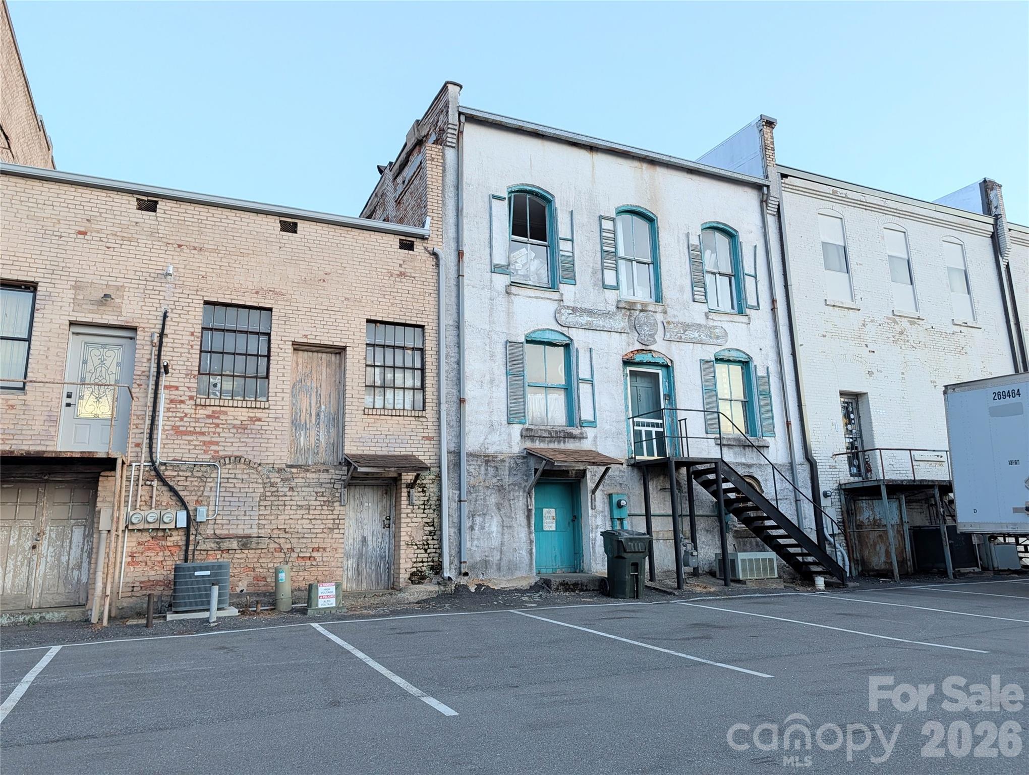 main property photo 9